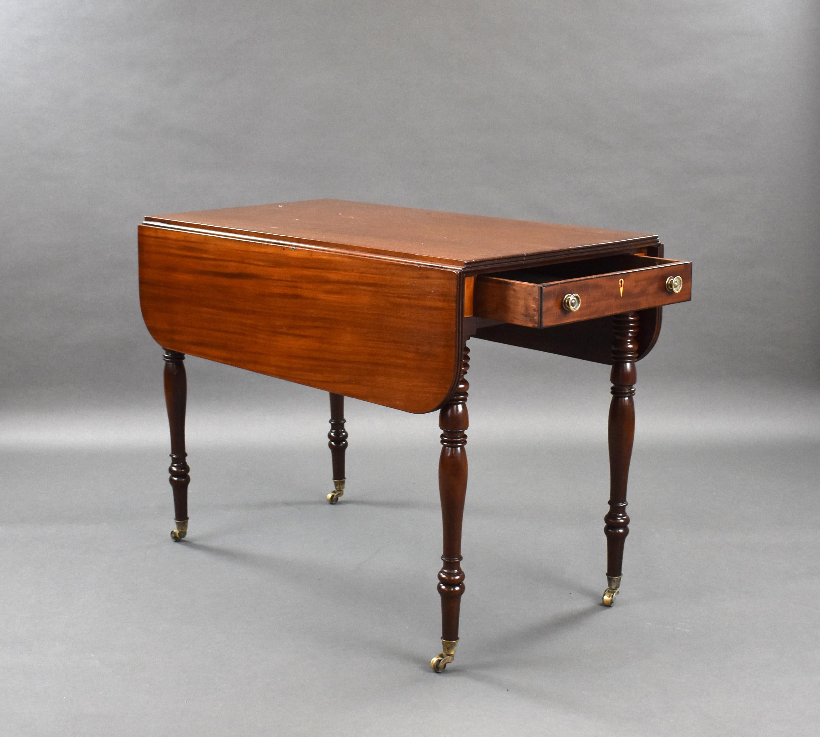 19th Century English Regency Mahogany Drop Leaf Pembroke Table For Sale 4