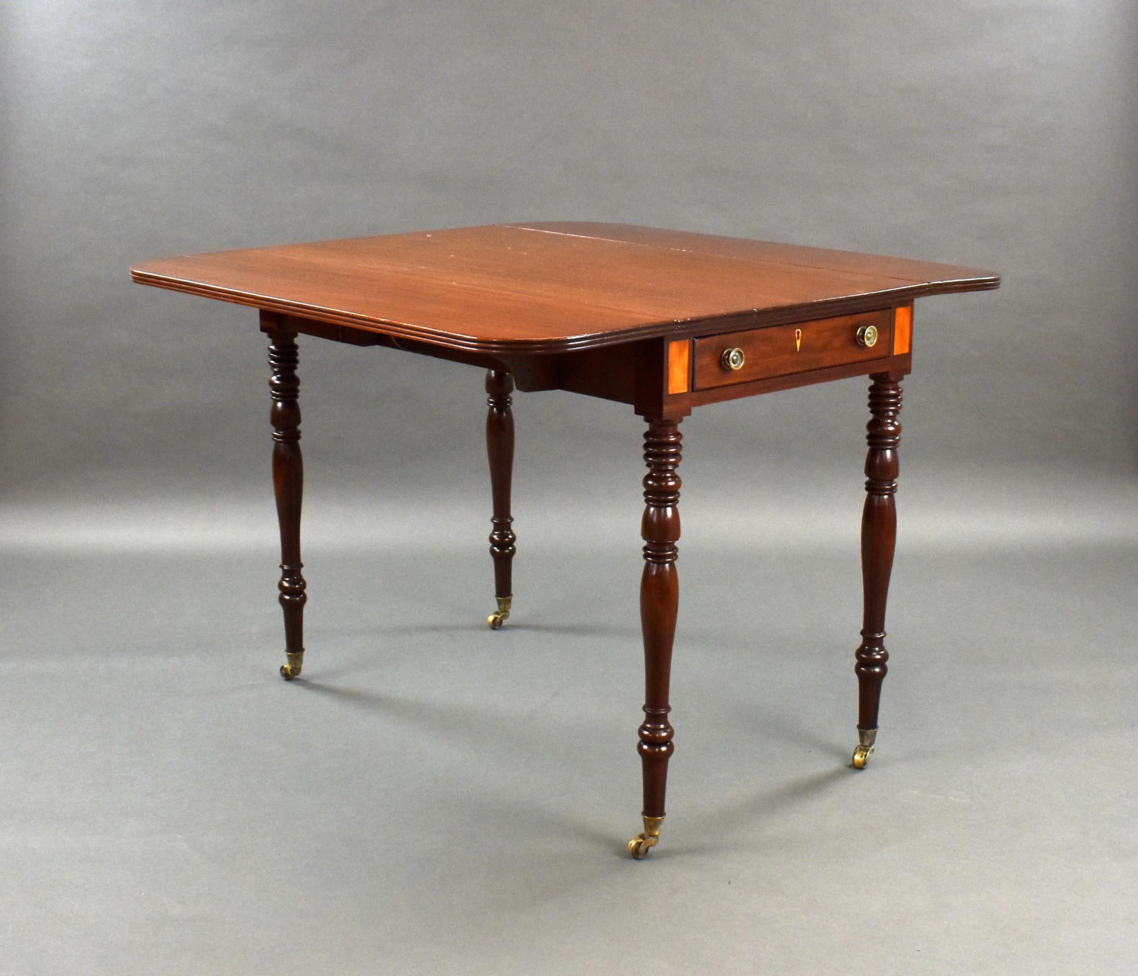 19th Century English Regency Mahogany Drop Leaf Pembroke Table For Sale 6