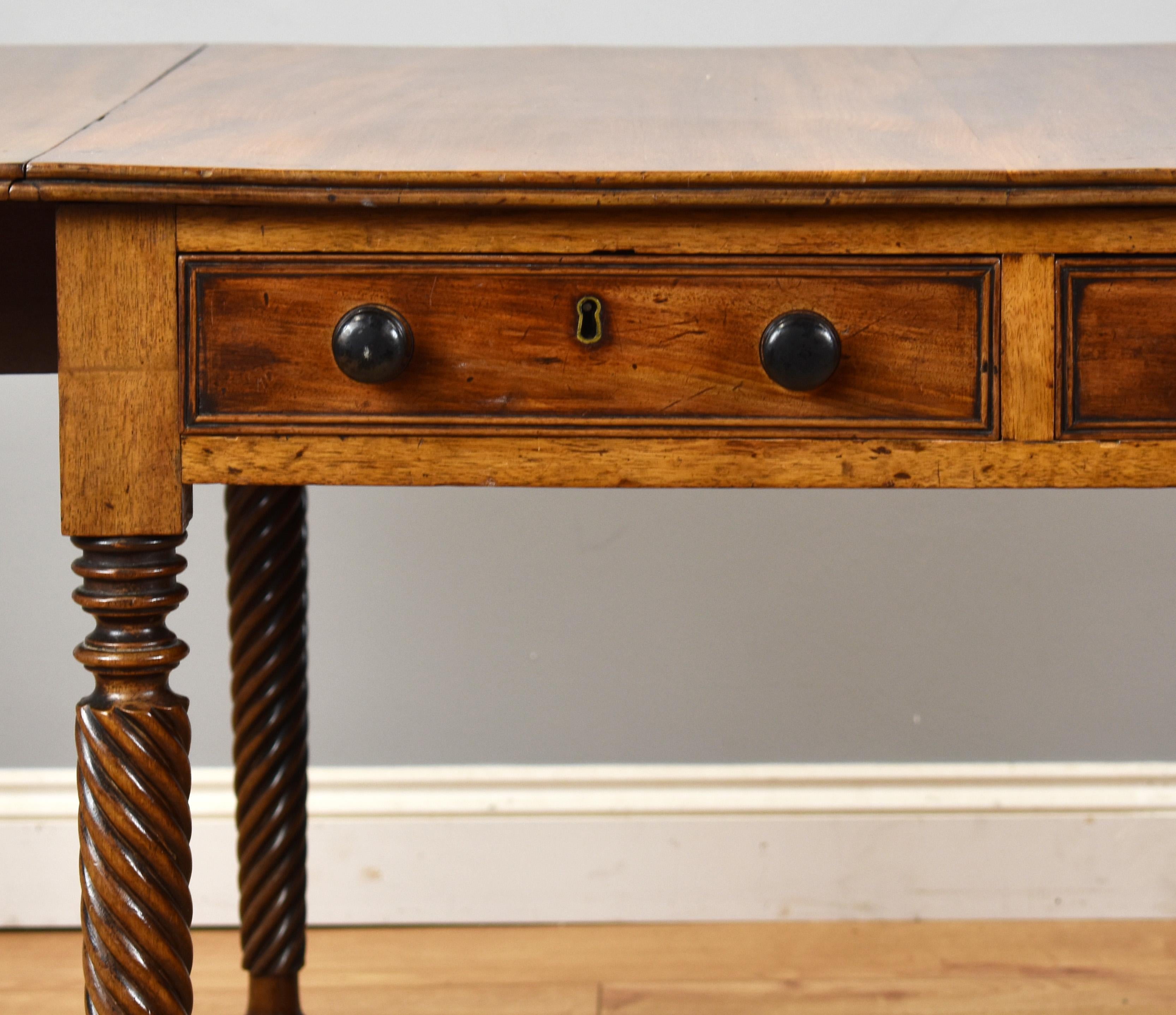 Englischer Regency-Mahagoni-Tisch mit ausklappbaren Bändern aus dem 19. Jahrhundert im Angebot 1