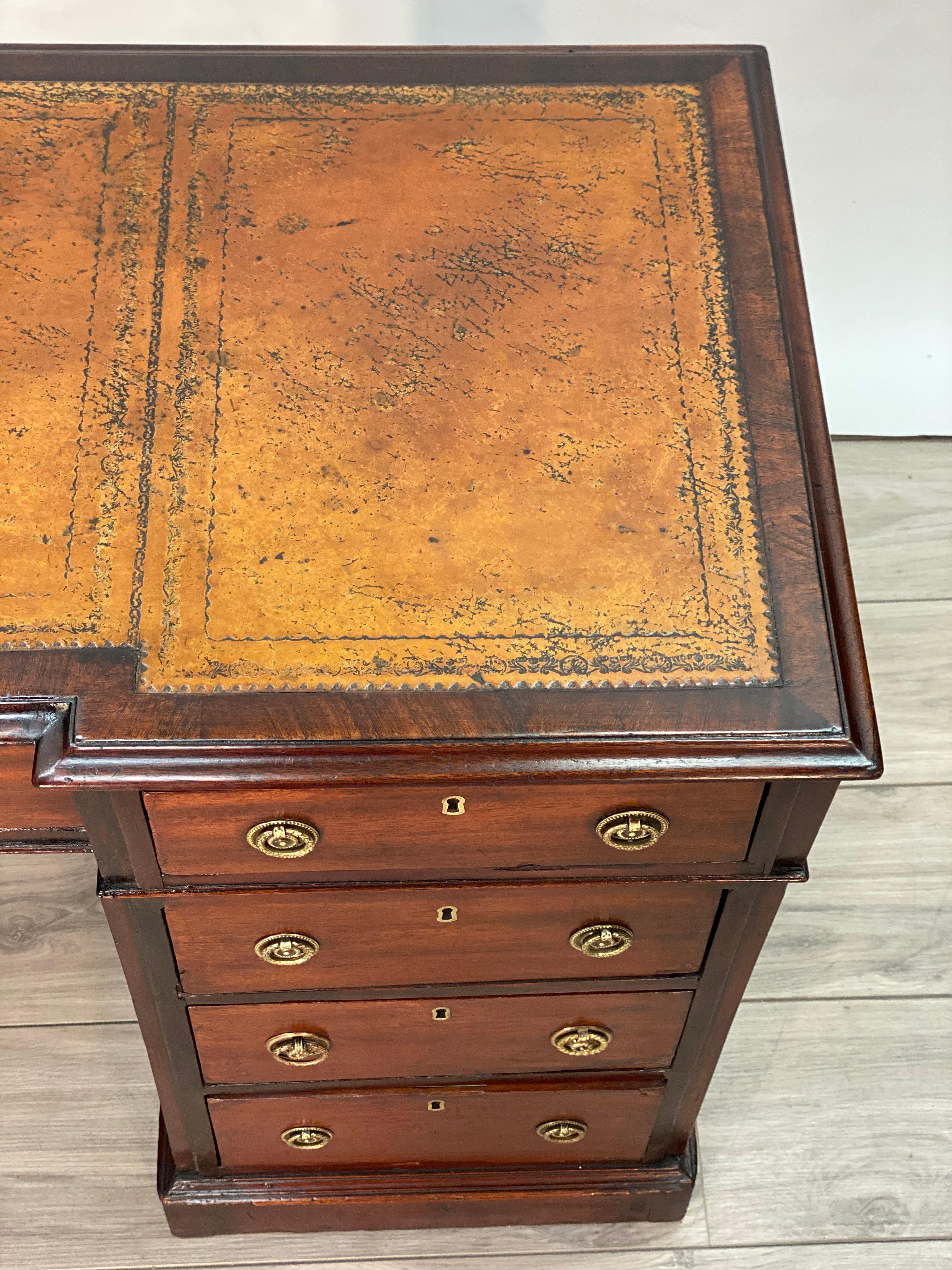 19th Century English Regency Mahogany Knee Hole Pedestal Desk 4