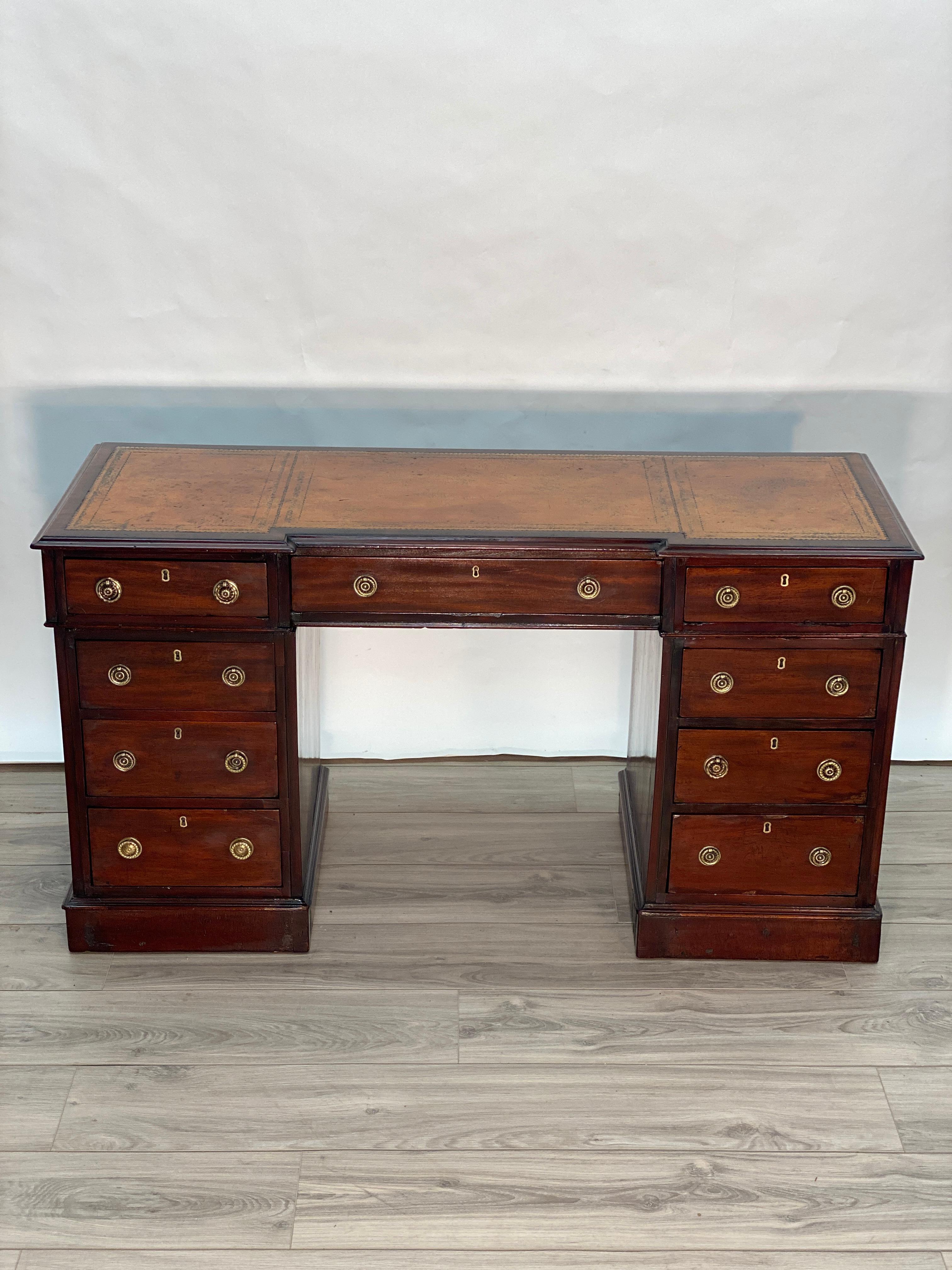 Polished 19th Century English Regency Mahogany Knee Hole Pedestal Desk