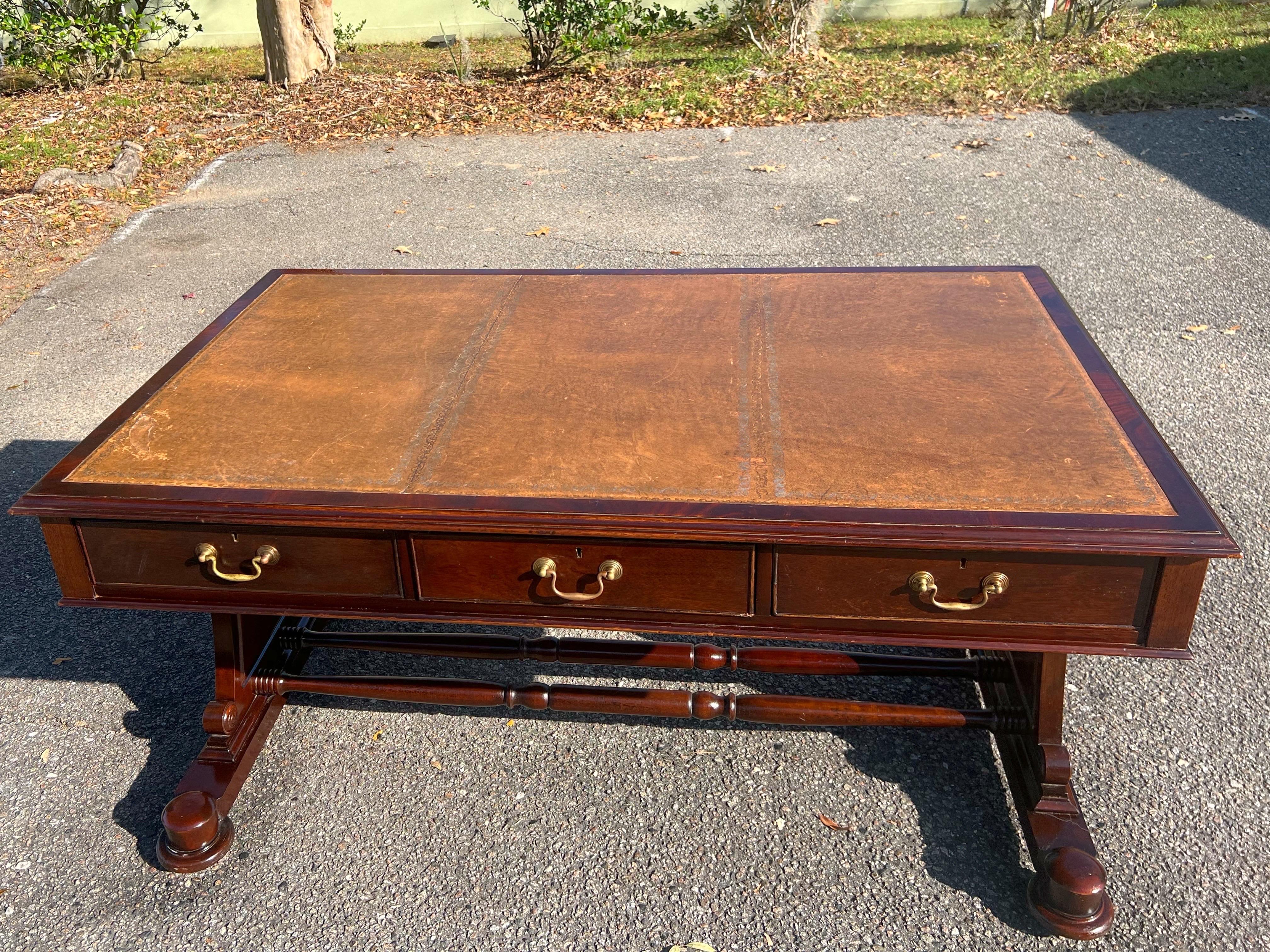 19th Century English Regency Mahogany Leather Top Writing Desk In Good Condition For Sale In Charleston, SC