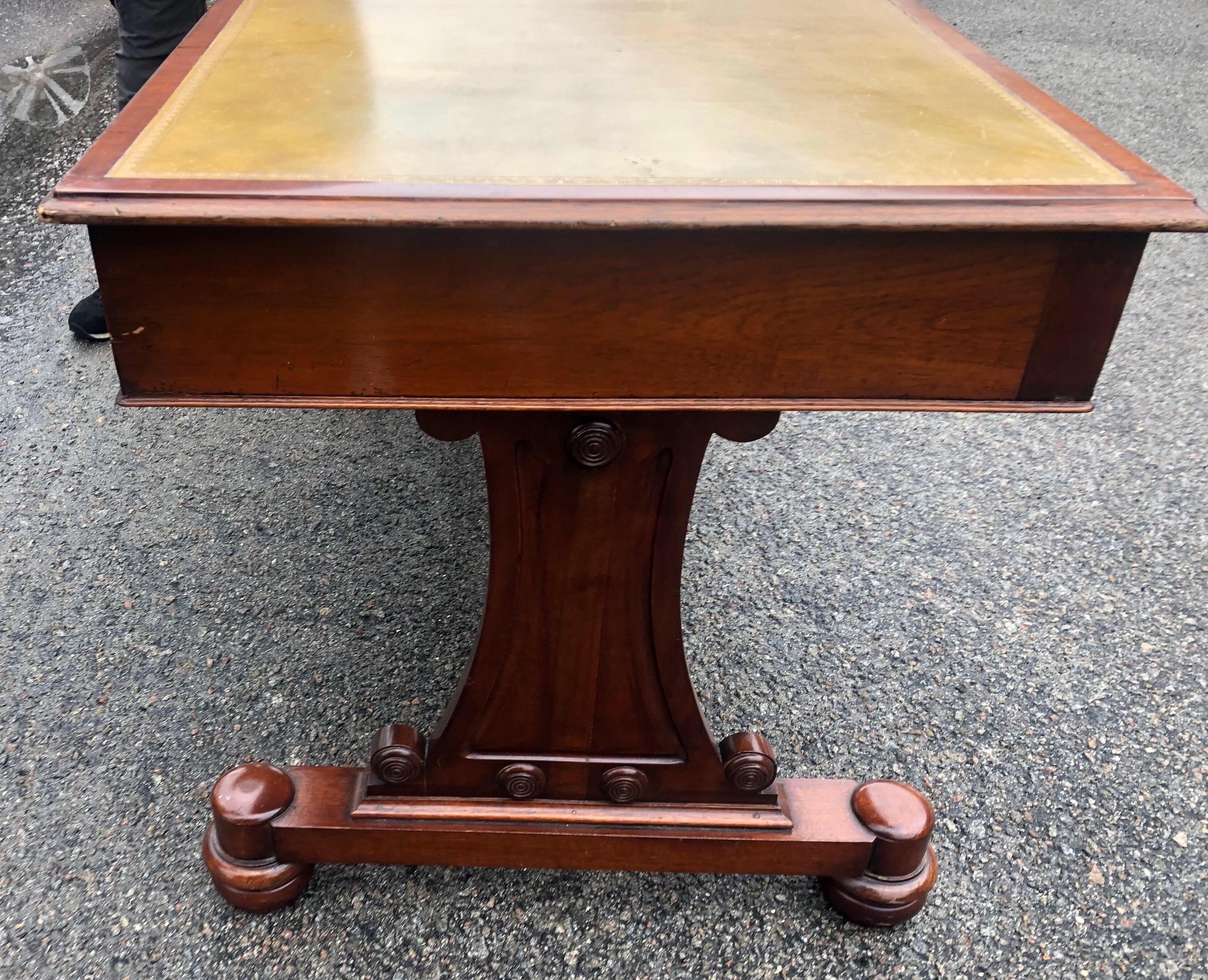 19th Century English Regency Mahogany Leather Top Writing Desk  In Good Condition In Charleston, SC
