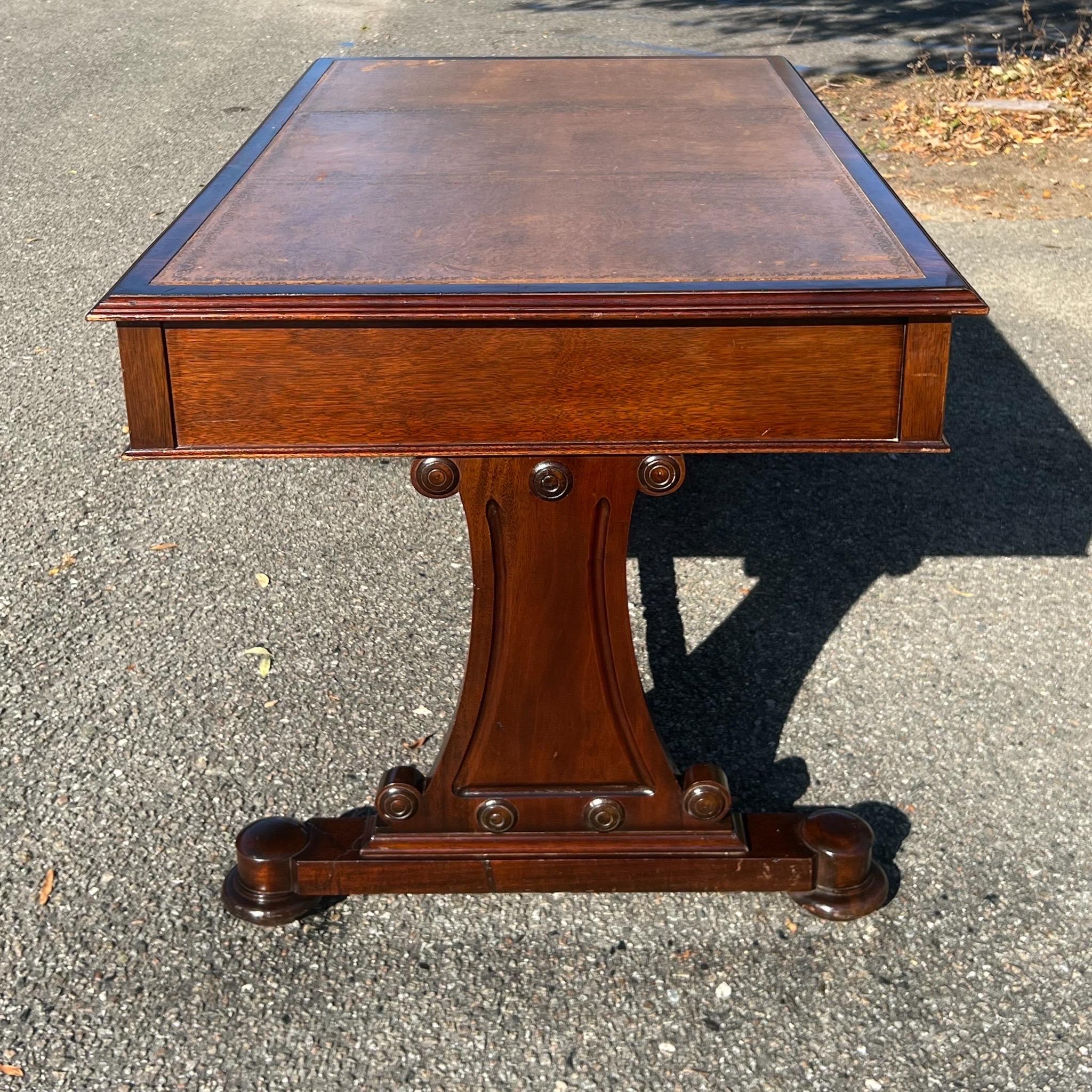19th Century English Regency Mahogany Leather Top Writing Desk For Sale 2