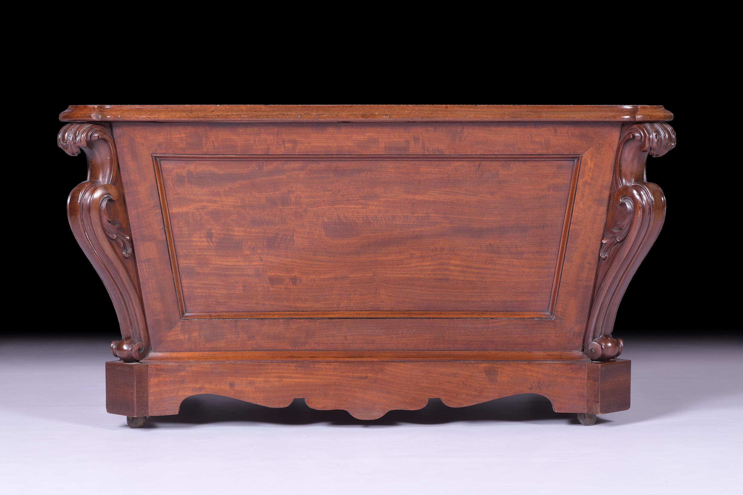 19th Century English Regency Mahogany Open Cellarette Attributed to Gillows In Good Condition For Sale In Dublin, IE