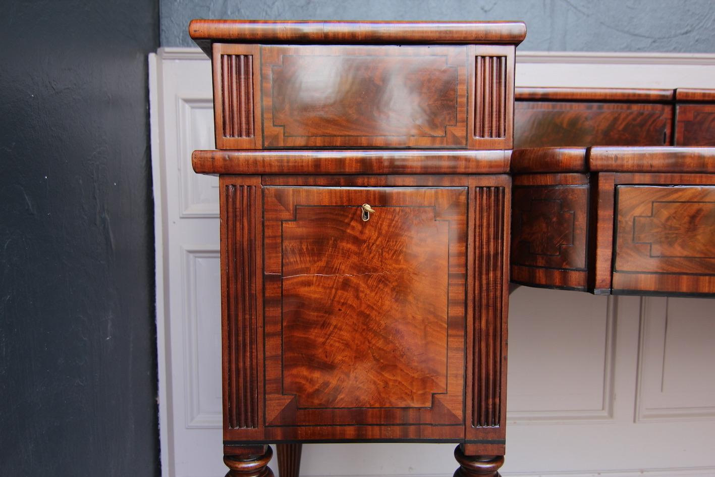 Credenza inglese Regency in mogano del XIX secolo in vendita 13