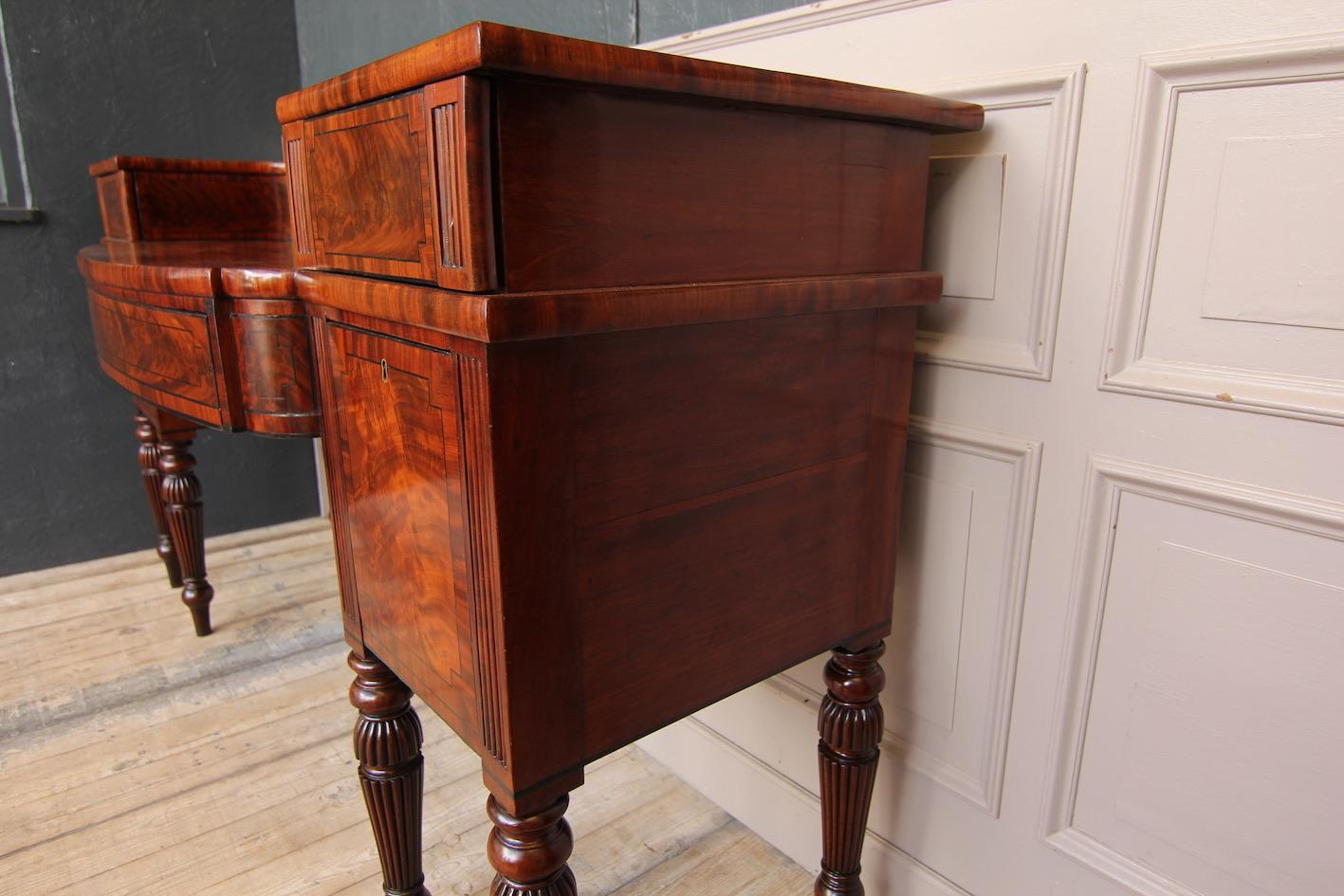 Mogano Credenza inglese Regency in mogano del XIX secolo in vendita