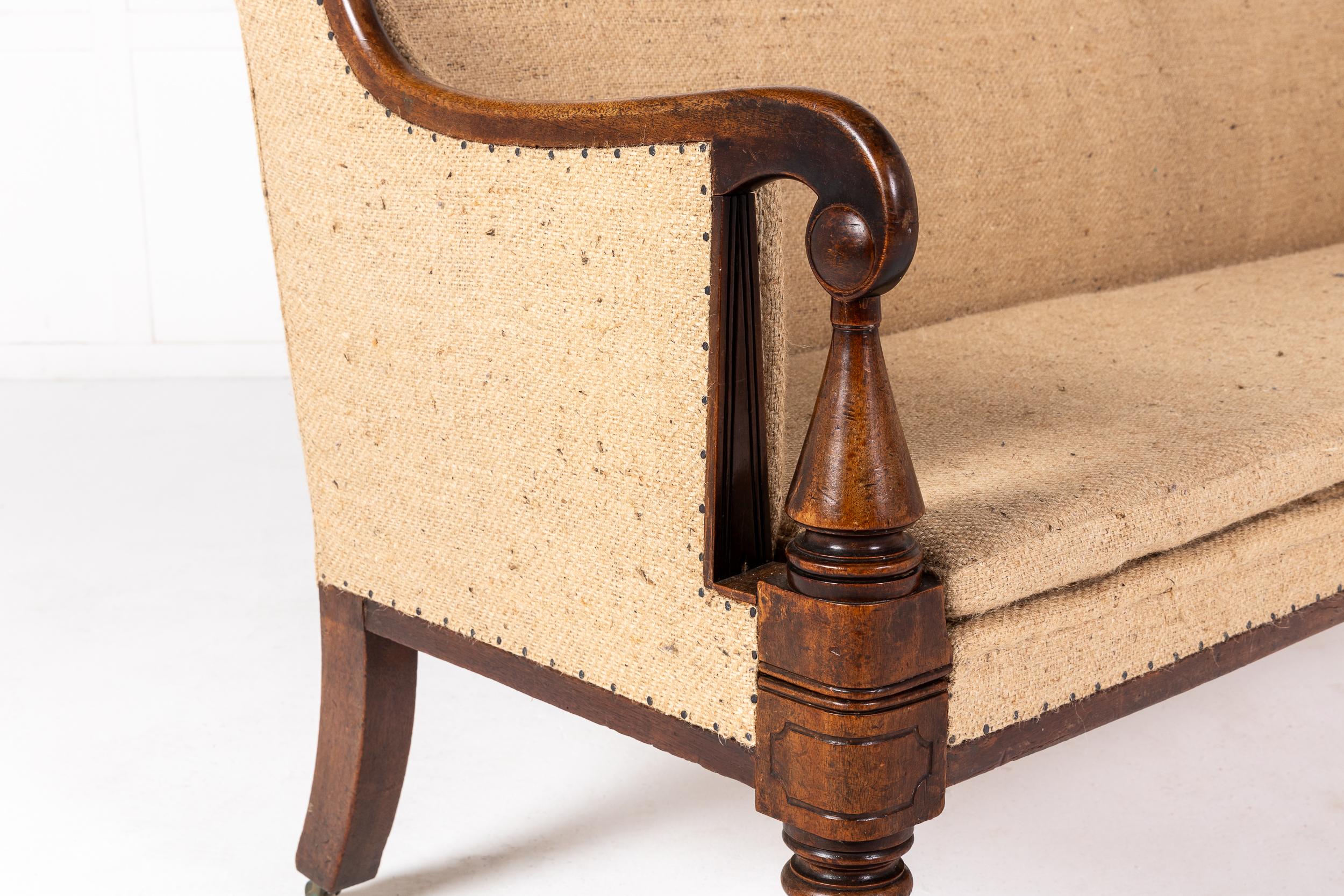 Englisches Regency-Mahagoni-Sofa aus dem 19. Jahrhundert im Zustand „Gut“ in Gloucestershire, GB