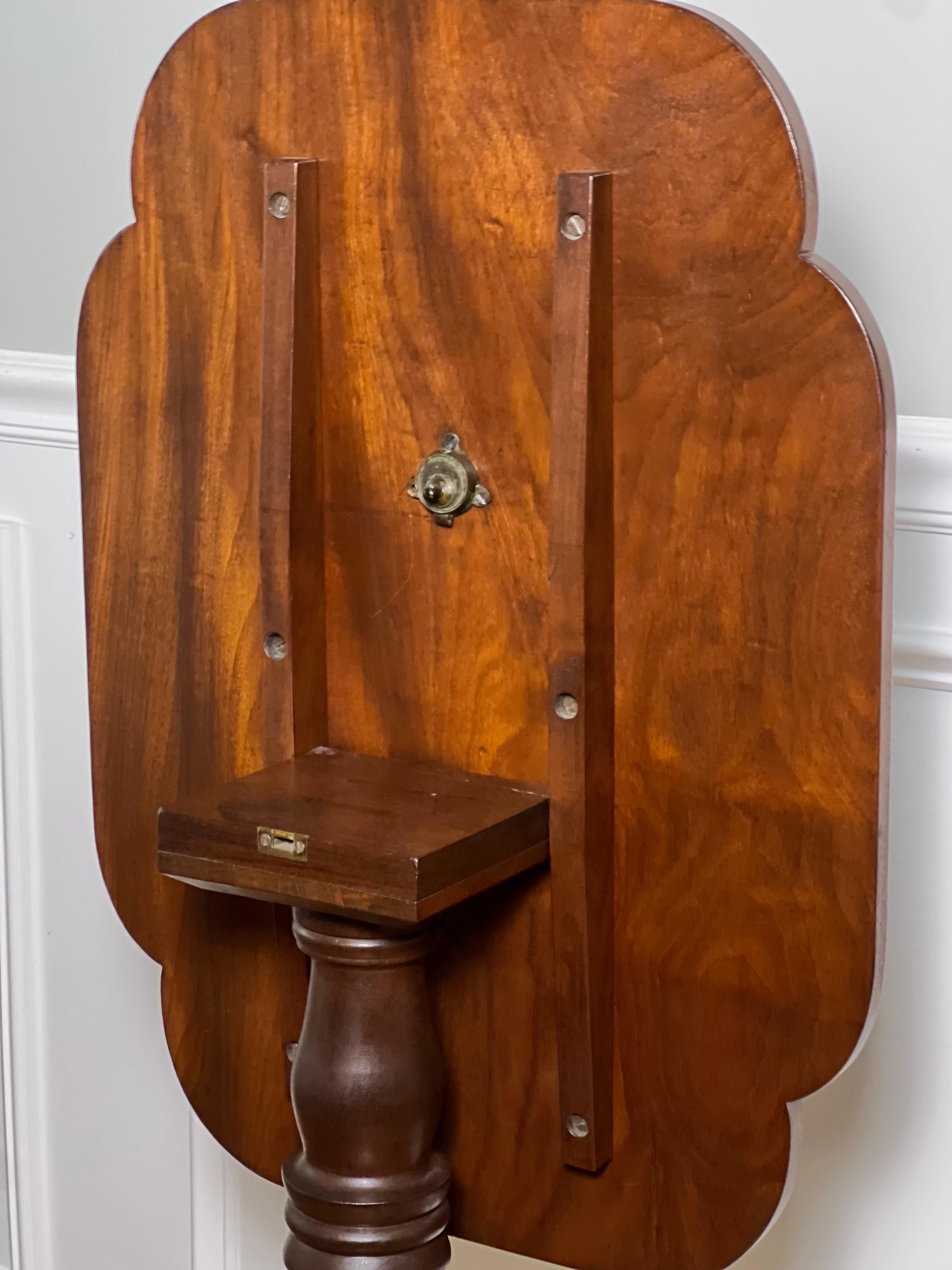 19th Century English Regency Mahogany Tilt-Top Table For Sale 6