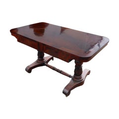 Mesa con ventana de caoba de la Regencia inglesa del siglo XIX