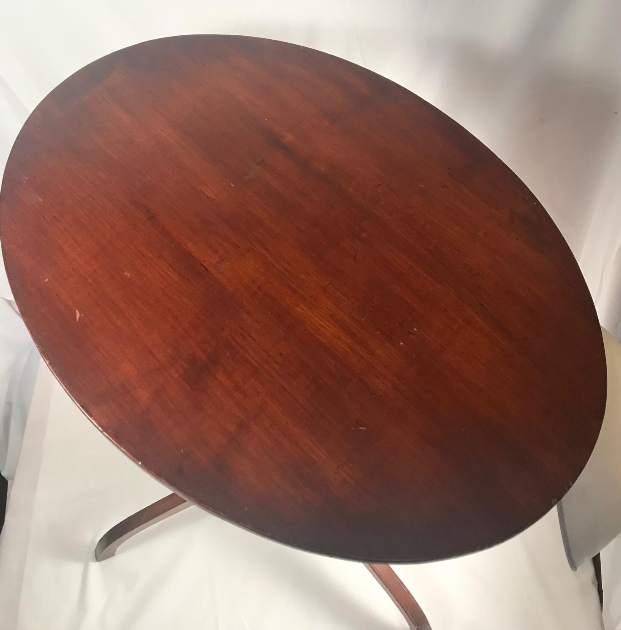 19th Century English Regency Maple Tripod Tilt-Top Side Table In Good Condition In Vero Beach, FL