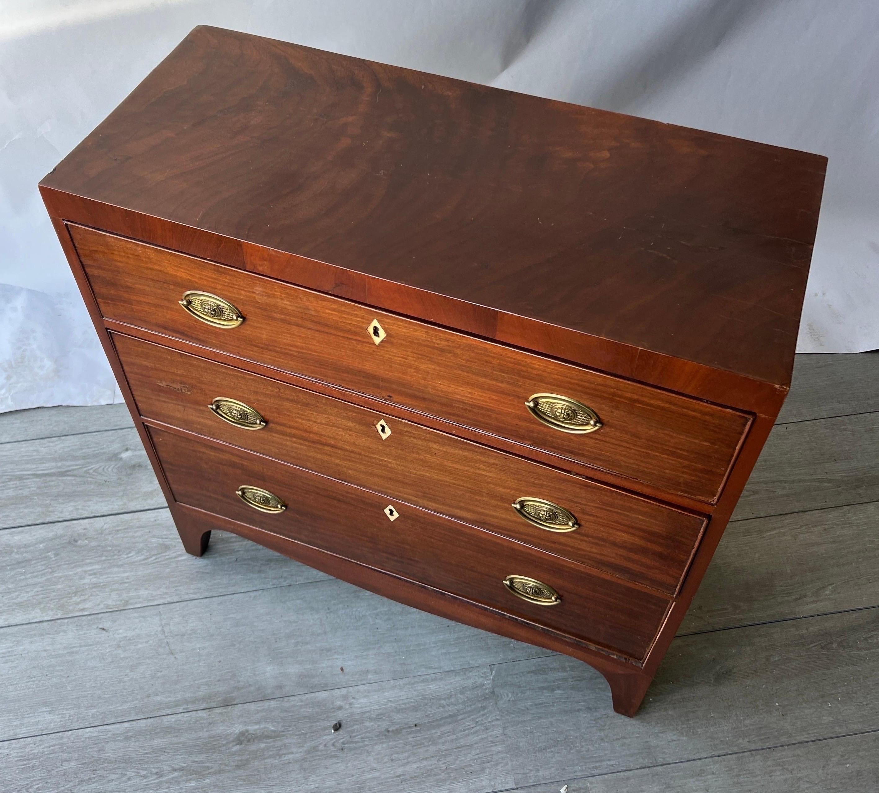 19th century English Regency Period 13” deep inlaid bedside chest  In Good Condition In Charleston, SC