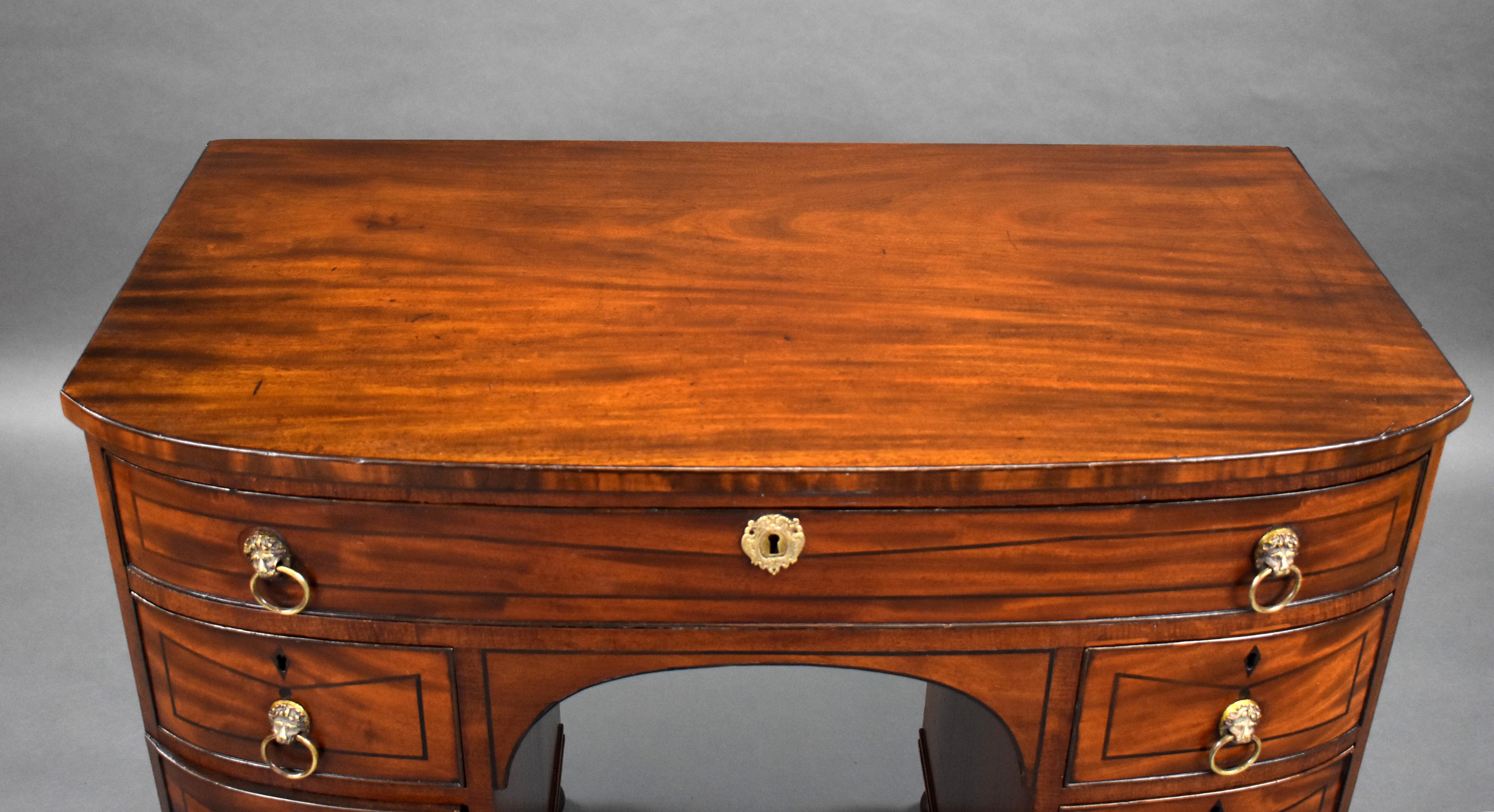 19th Century English Regency Period Mahogany Gentleman's Dressing Chest For Sale 4