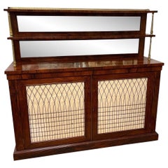 Buffet à gradins en bois de rose et laiton du 19e siècle de style Régence anglais