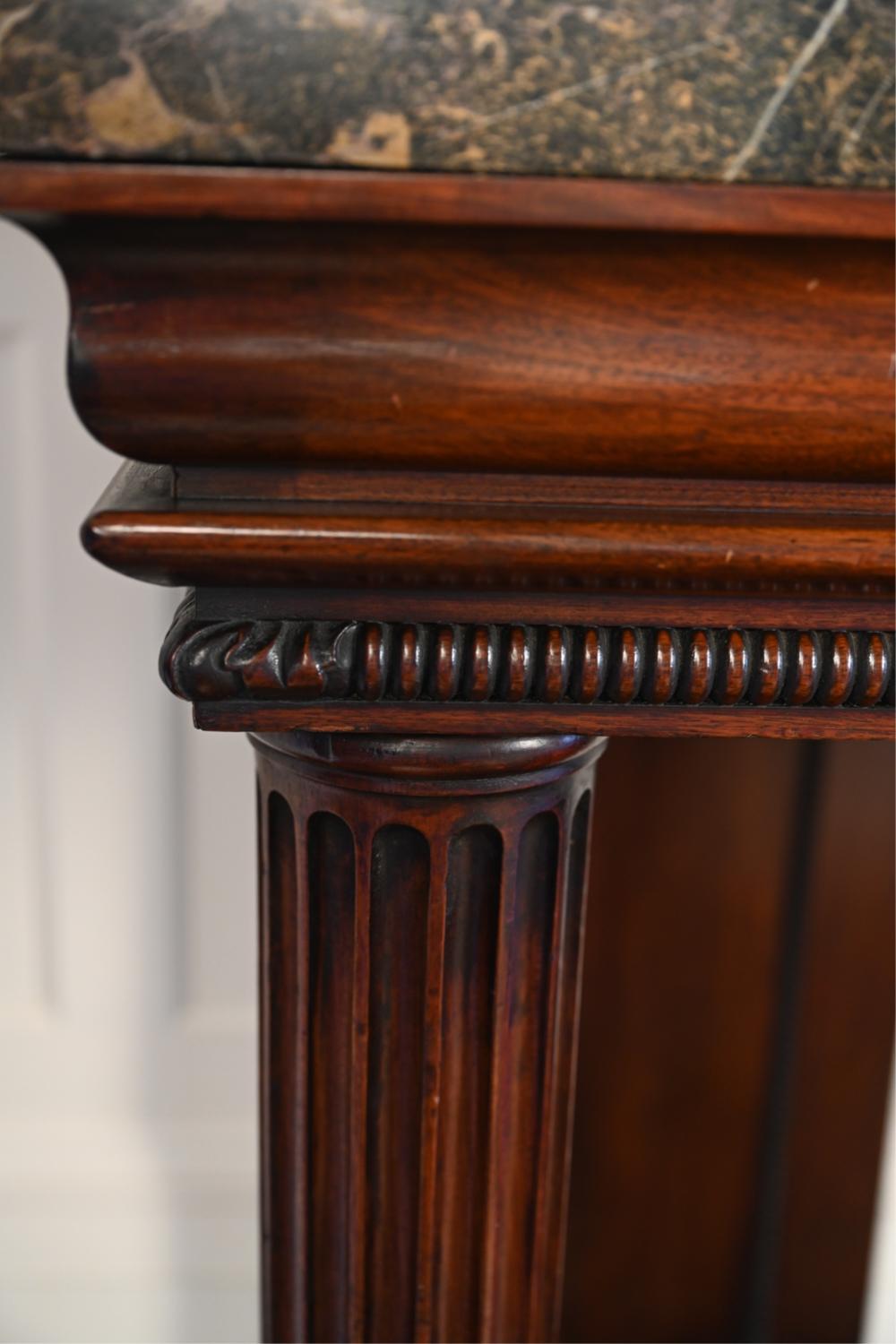 XIXe siècle Console de service en bois de rose de style Régence anglaise du 19ème siècle en vente