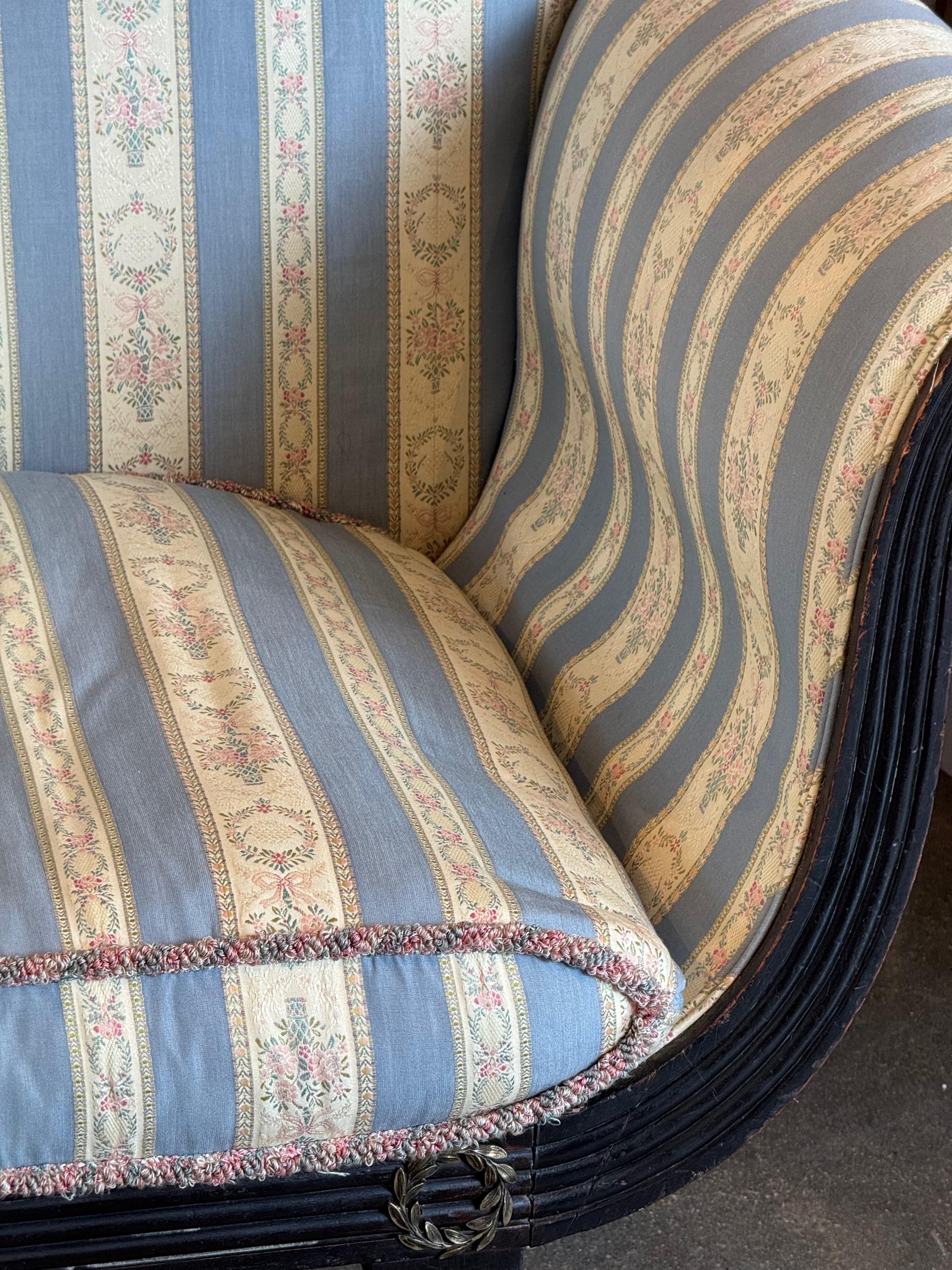 19th Century English Regency Sofa With Striped Upholstery 6