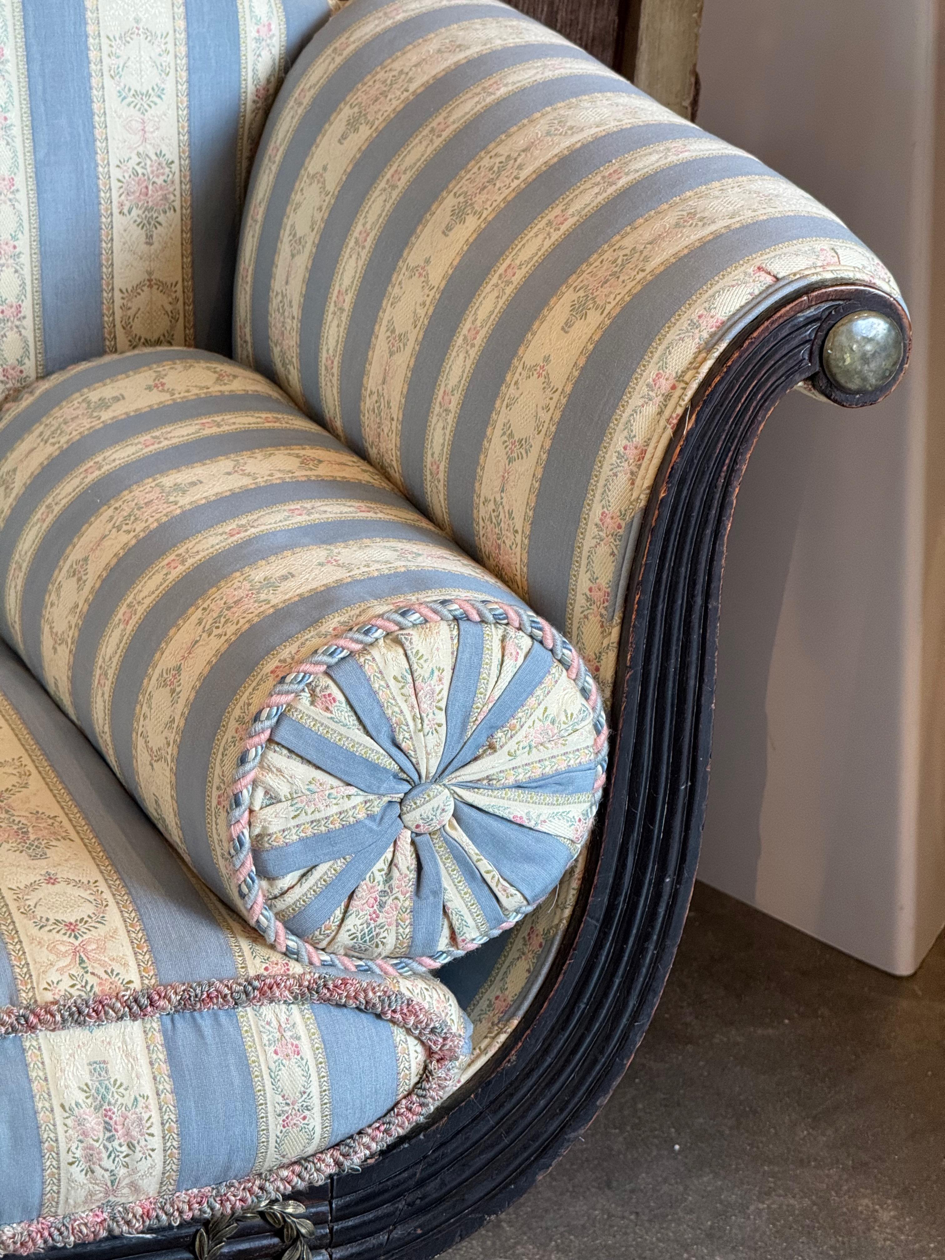 19th Century English Regency Sofa With Striped Upholstery 1