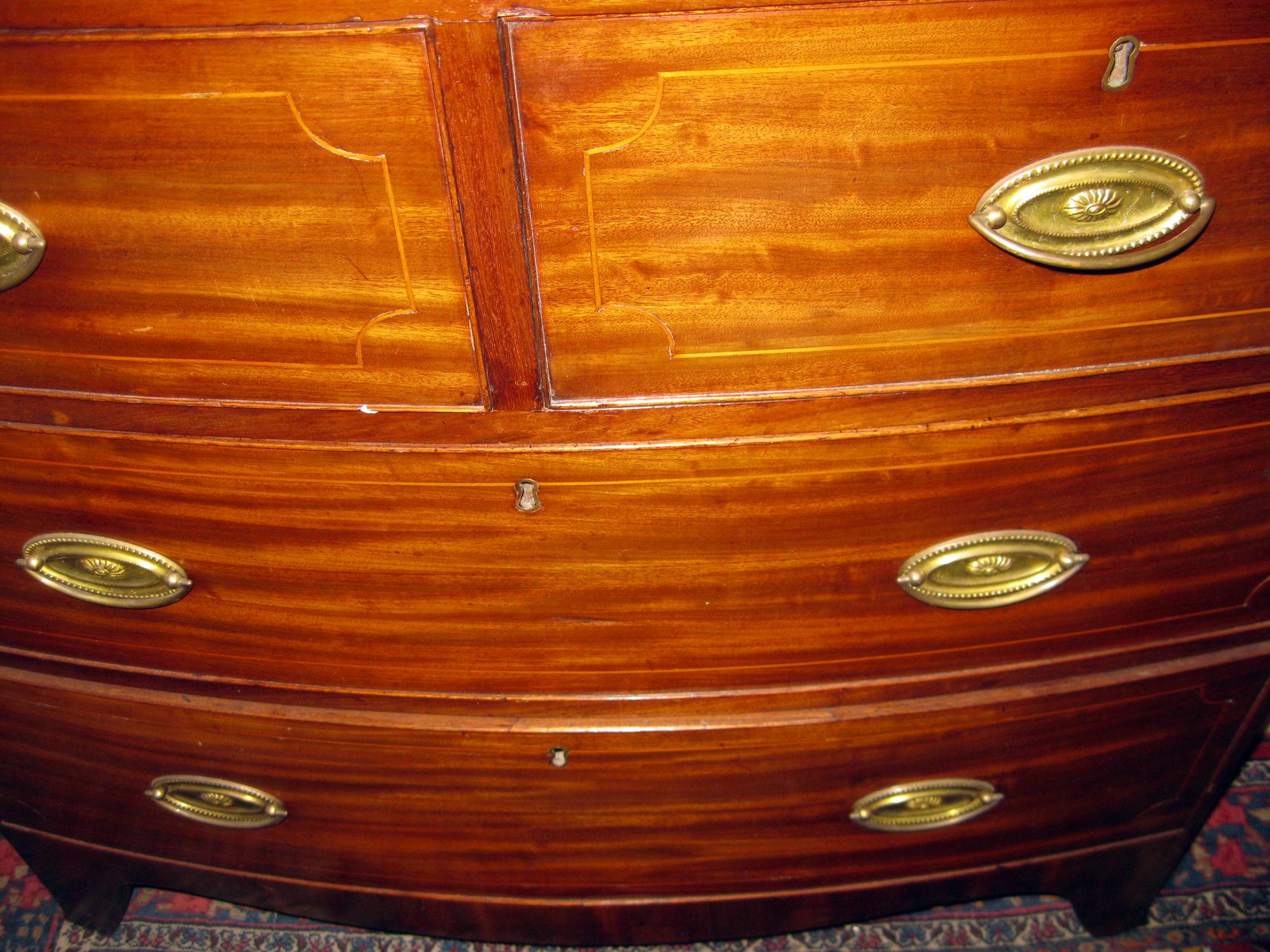 19th Century English Regency Style Bowfront Mahogany Chest In Good Condition In Savannah, GA