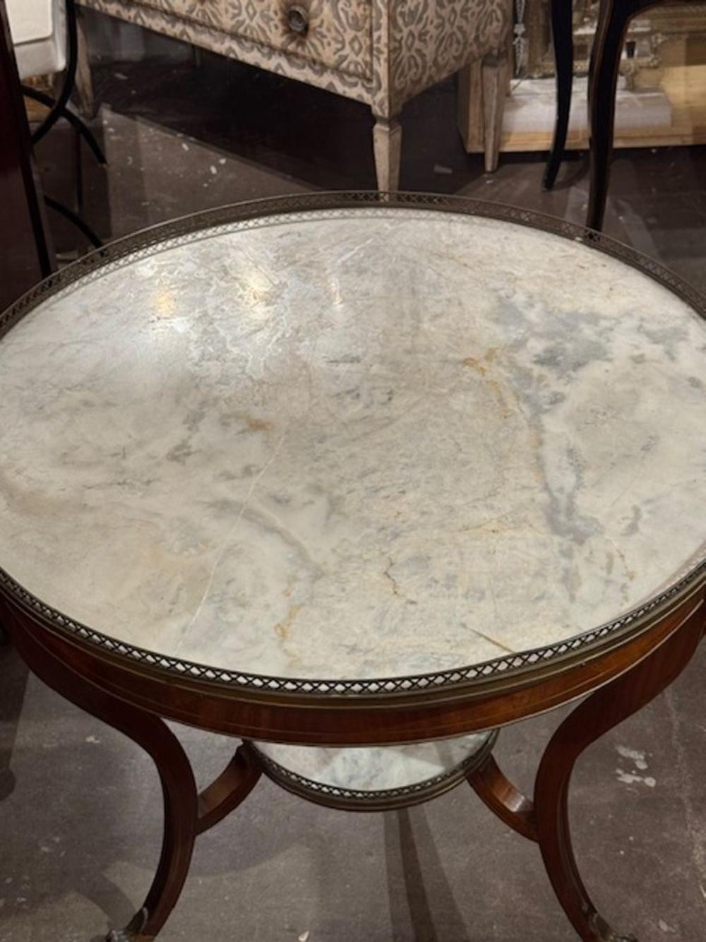 19th Century English Regency Style Gueridon Walnut Table with Marble Top In Good Condition For Sale In Dallas, TX