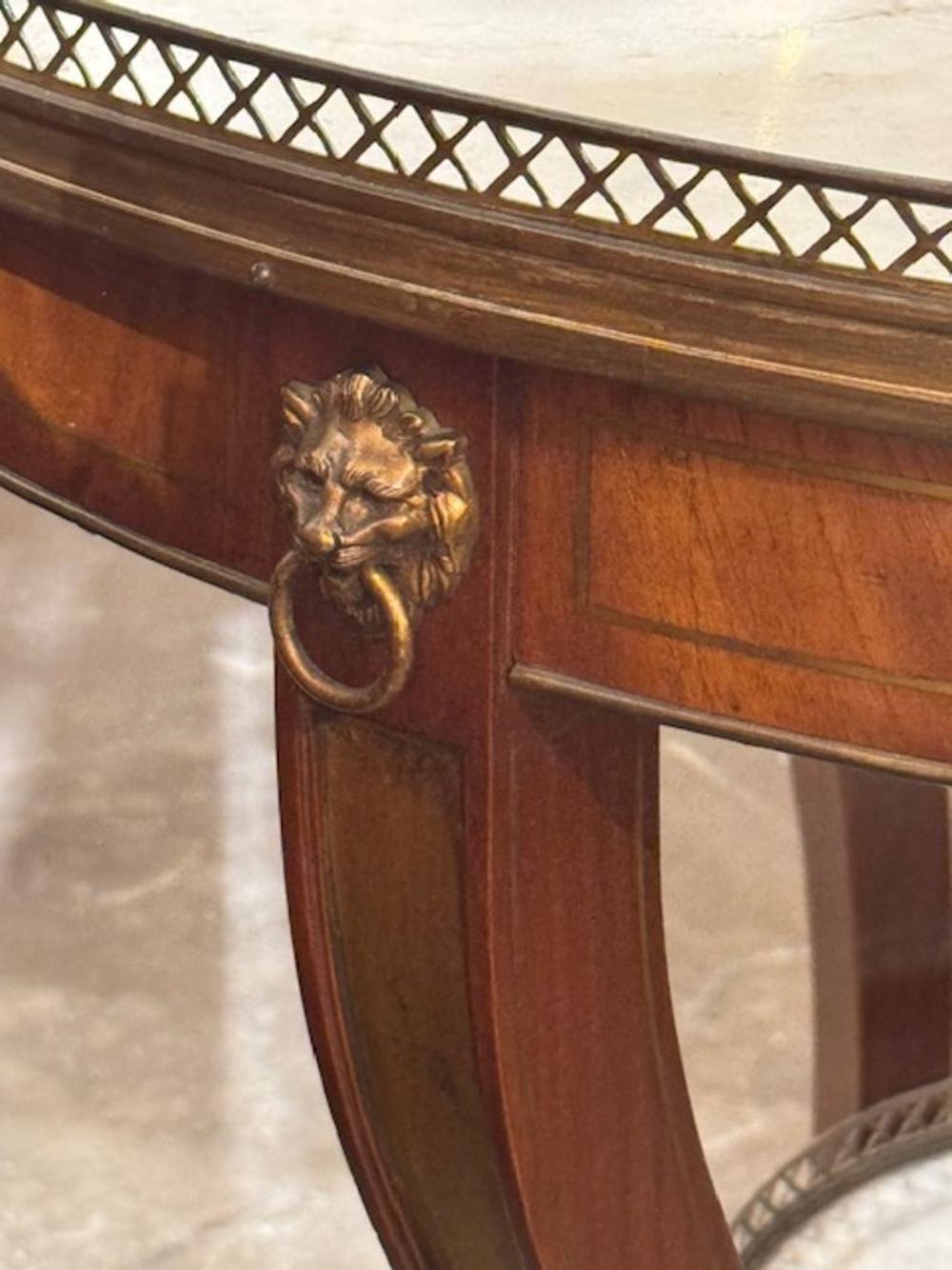 Carrara Marble 19th Century English Regency Style Gueridon Walnut Table with Marble Top For Sale