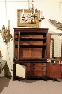 Bibliothèque/armoire en bois de rose de style Régence anglaise du 19ème siècle avec accents dorés