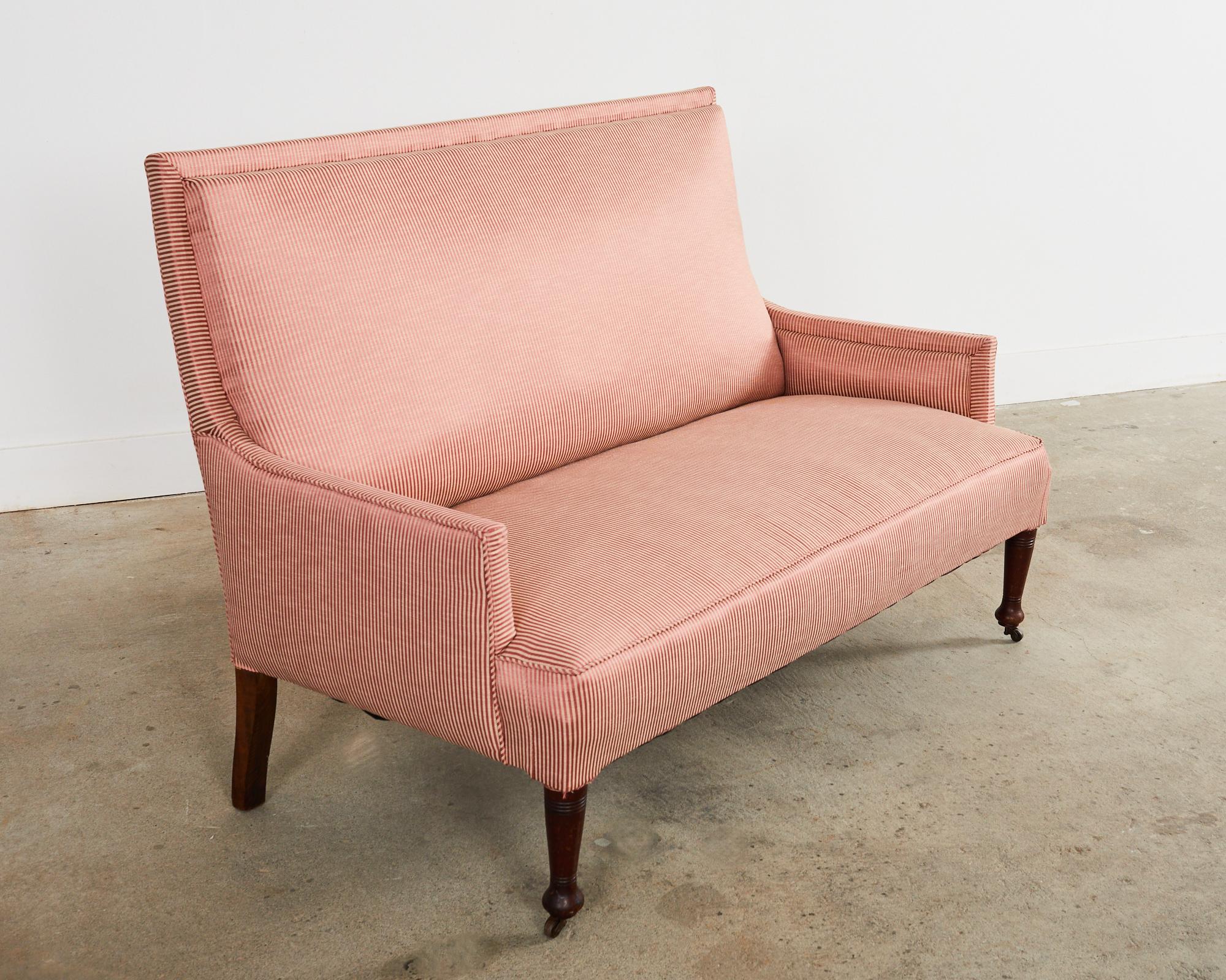 19. Jahrhundert Englisch Regency-Stil gepolstert Mahagoni Sofa Settee im Zustand „Gut“ in Rio Vista, CA
