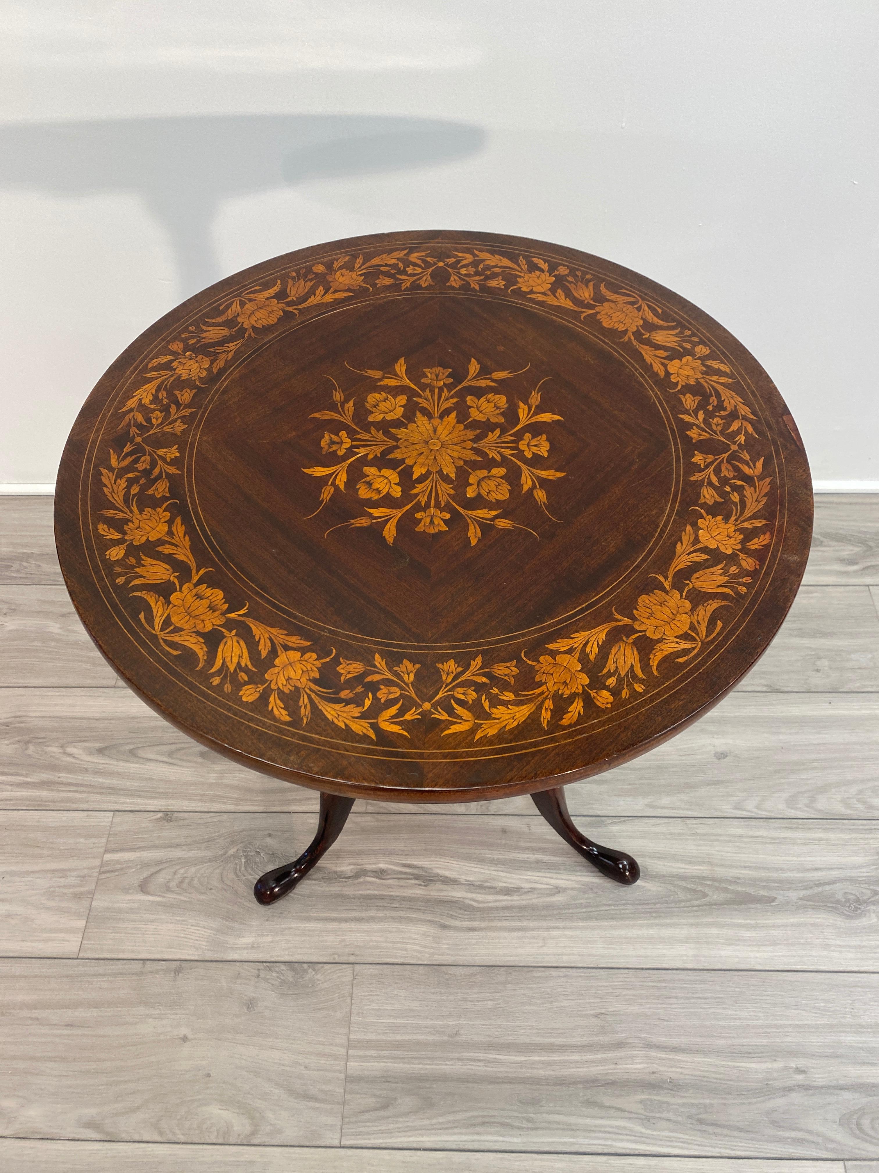 Marquetry 19th Century English Regency Tilt Top Tea Table For Sale