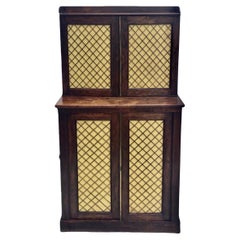 Chiffoniera a due piani Regency inglese del XIX secolo