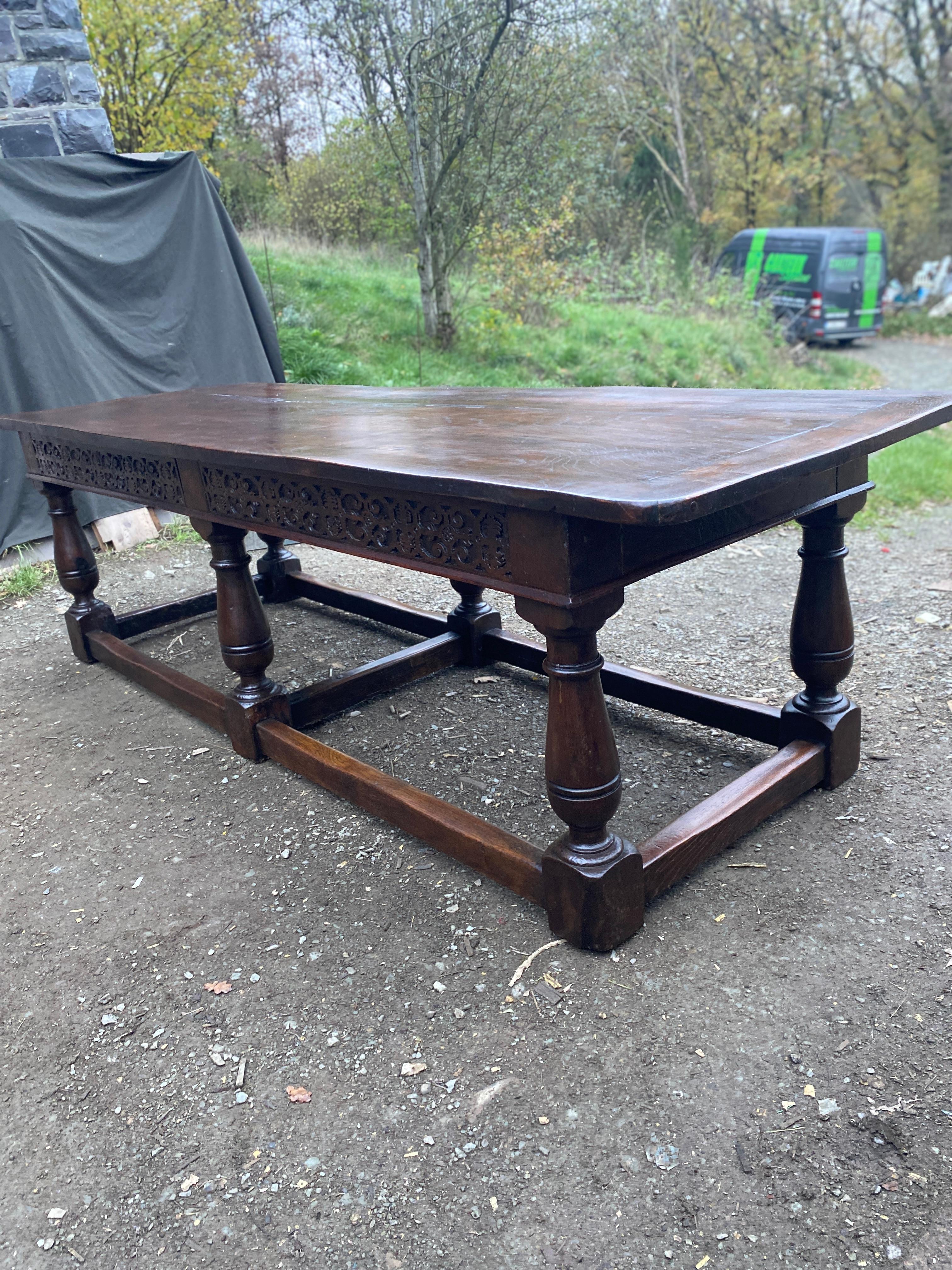 19th Century English Renaissance Console Table with 6 Large Legs 11