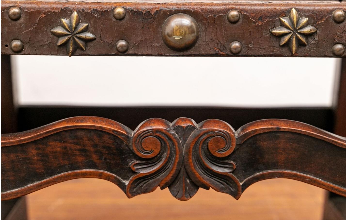 19. Jahrhundert Englisch Renaissance Leder geschnitzt Wood Hall Stuhl Paar im Angebot 9