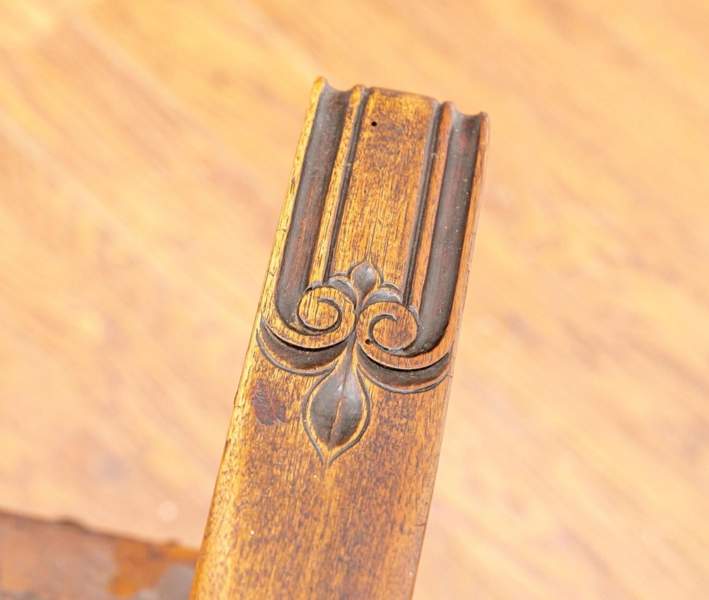 19. Jahrhundert Englisch Renaissance Leder geschnitzt Wood Hall Stuhl Paar im Angebot 10
