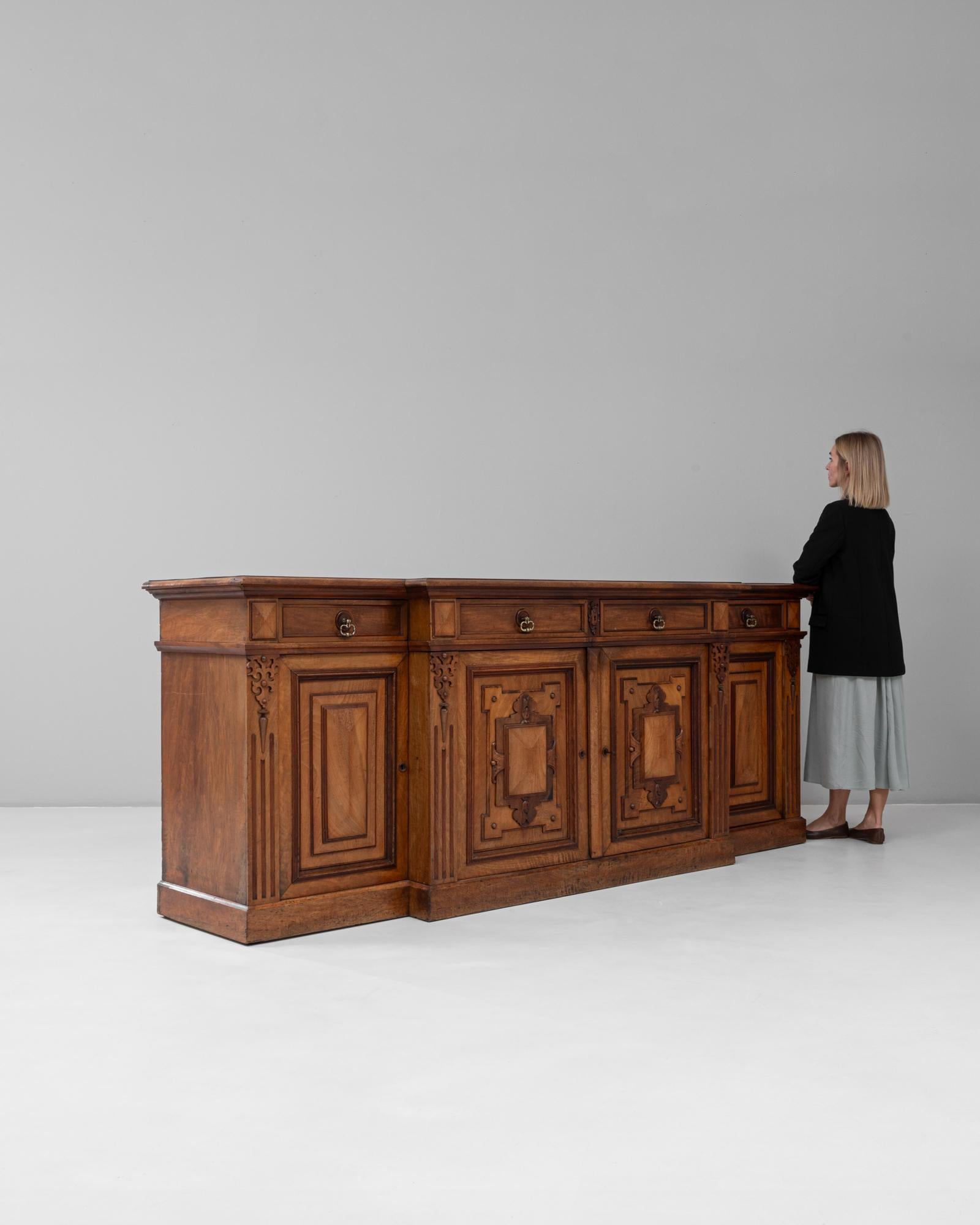 Aparador de madera renacentista inglés del siglo XIX con pátina original en venta 2