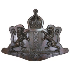 Antique 19th Century English Royal Family Crest