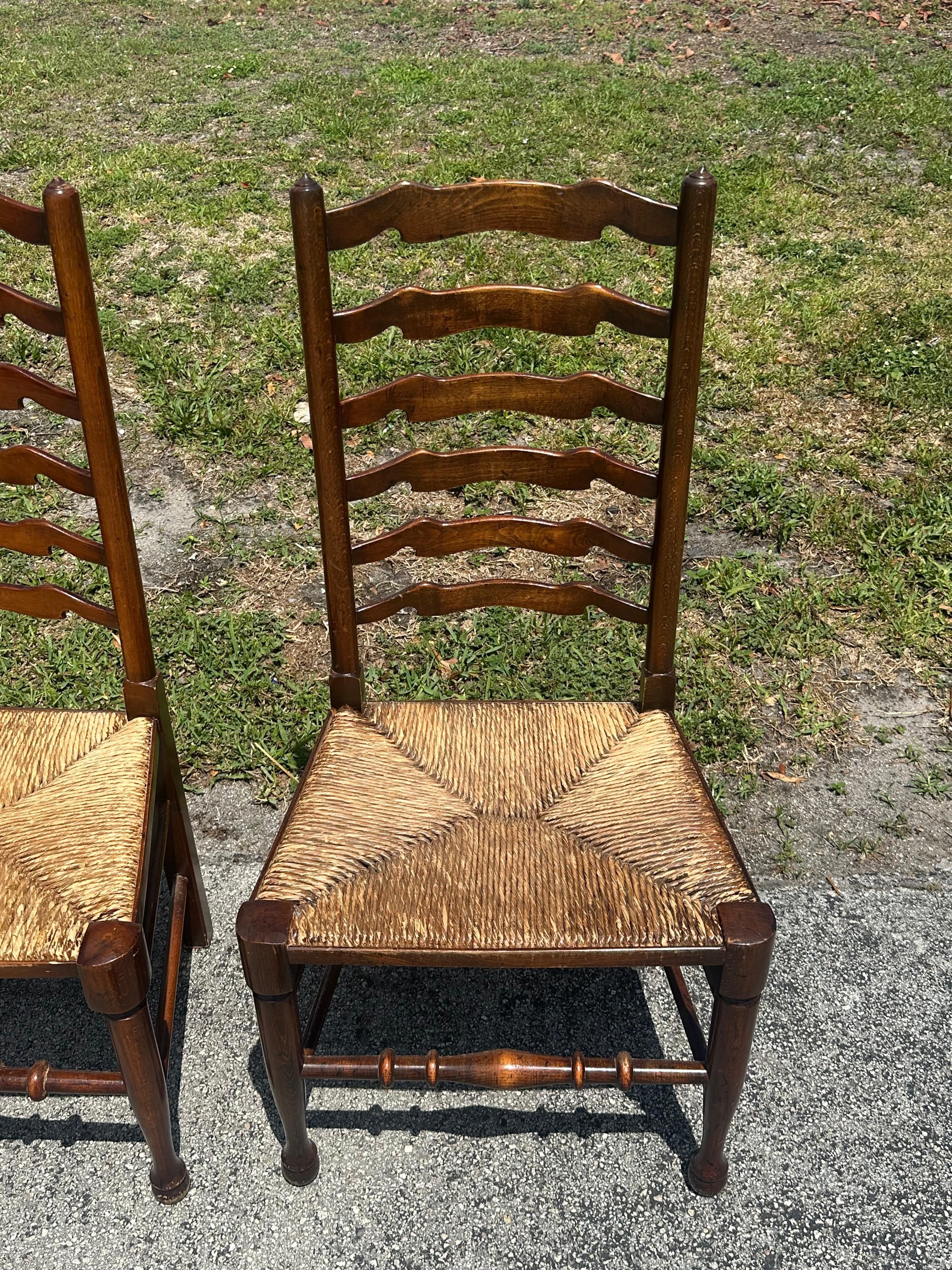 Juego de 4 sillas de comedor con respaldo de escalera de junco inglés del siglo XIX en venta 6