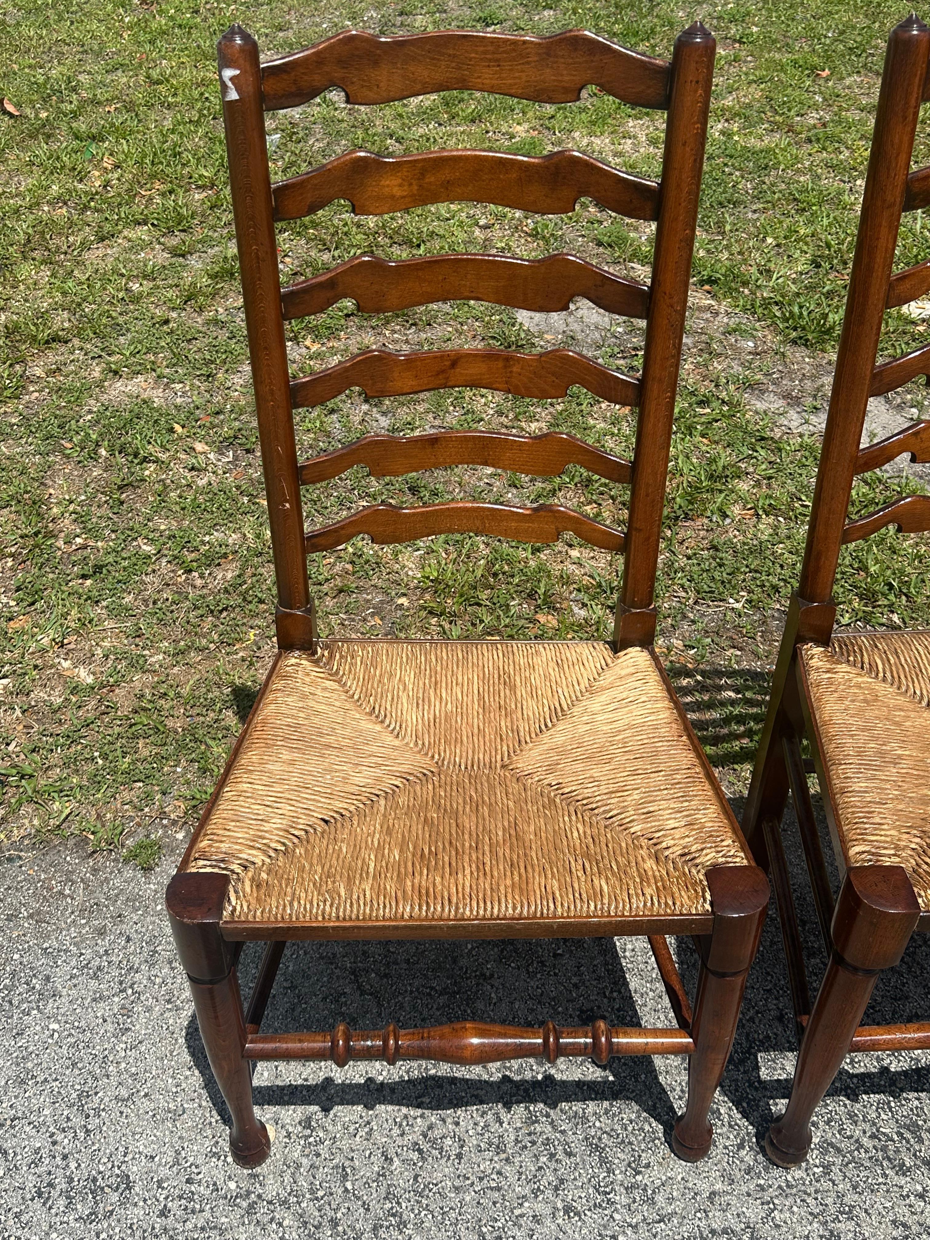 Juego de 4 sillas de comedor con respaldo de escalera de junco inglés del siglo XIX en venta 7