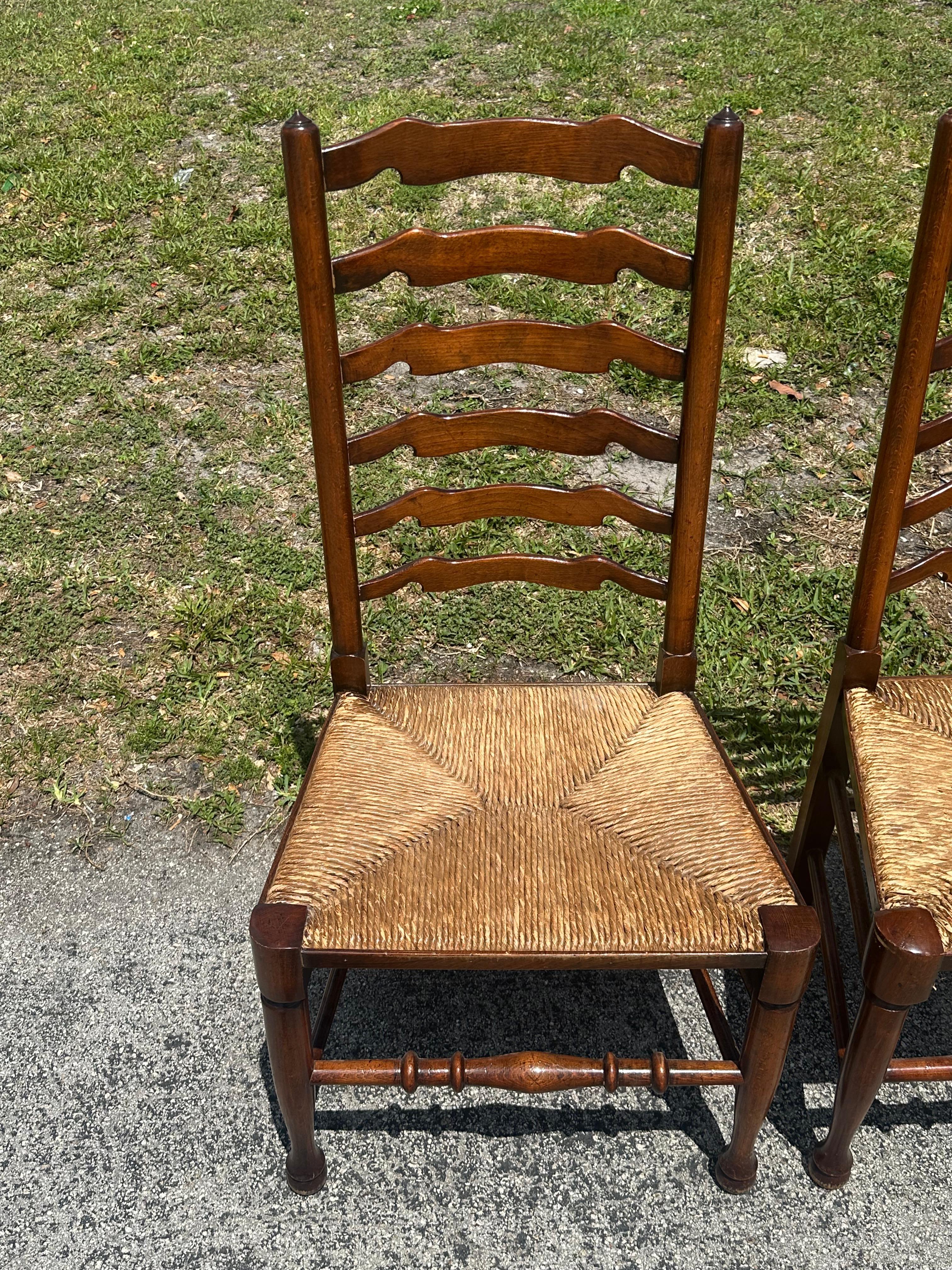 Juego de 4 sillas de comedor con respaldo de escalera de junco inglés del siglo XIX en venta 8