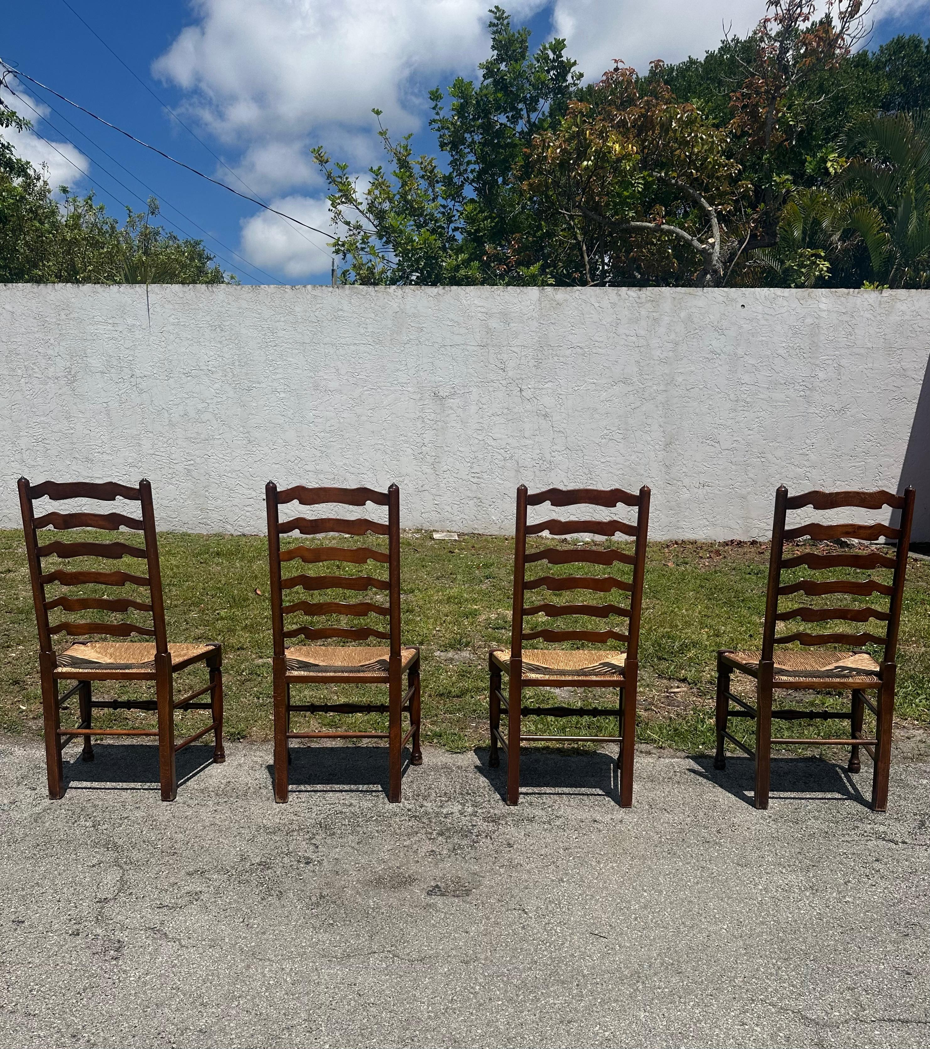 Juego de 4 sillas de comedor con respaldo de escalera de junco inglés del siglo XIX en venta 1