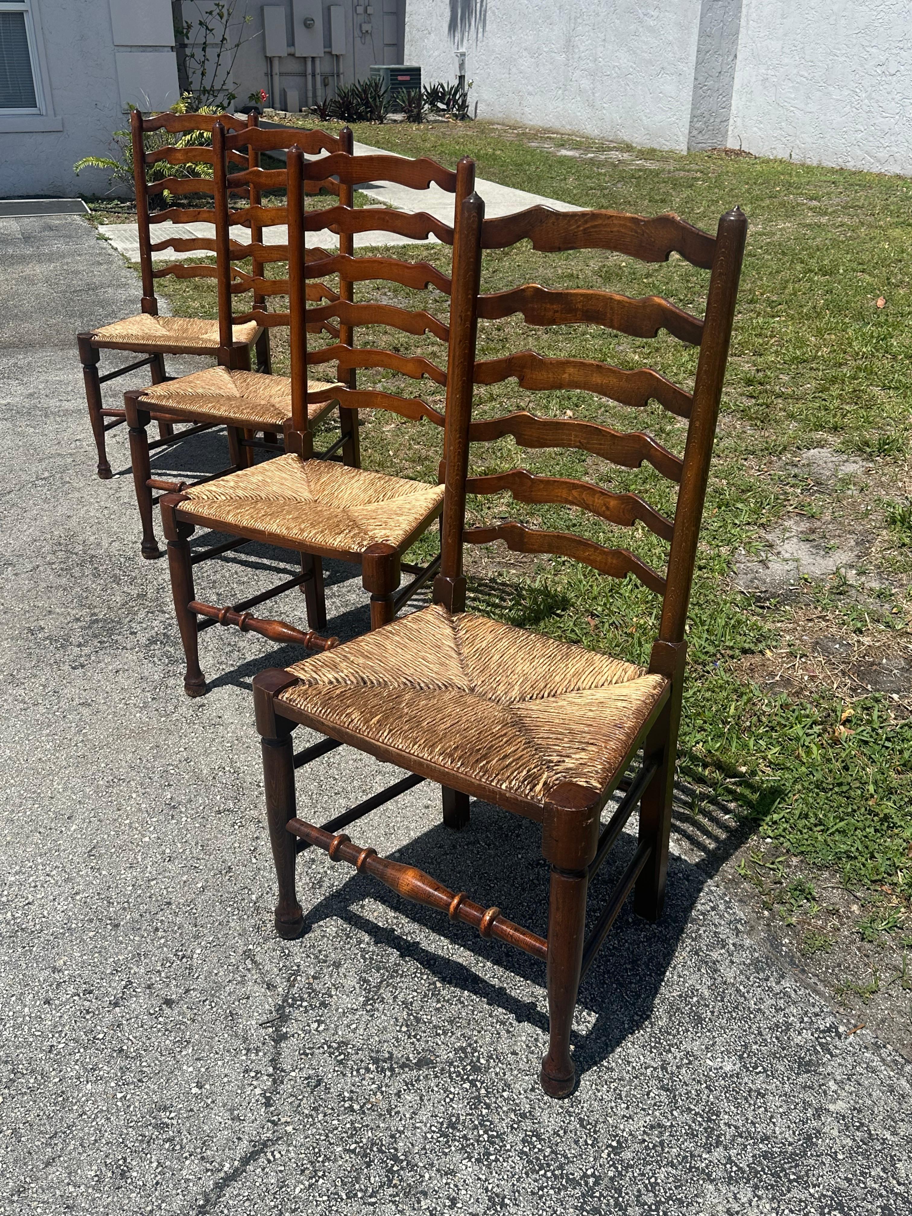 Juego de 4 sillas de comedor con respaldo de escalera de junco inglés del siglo XIX en venta 2