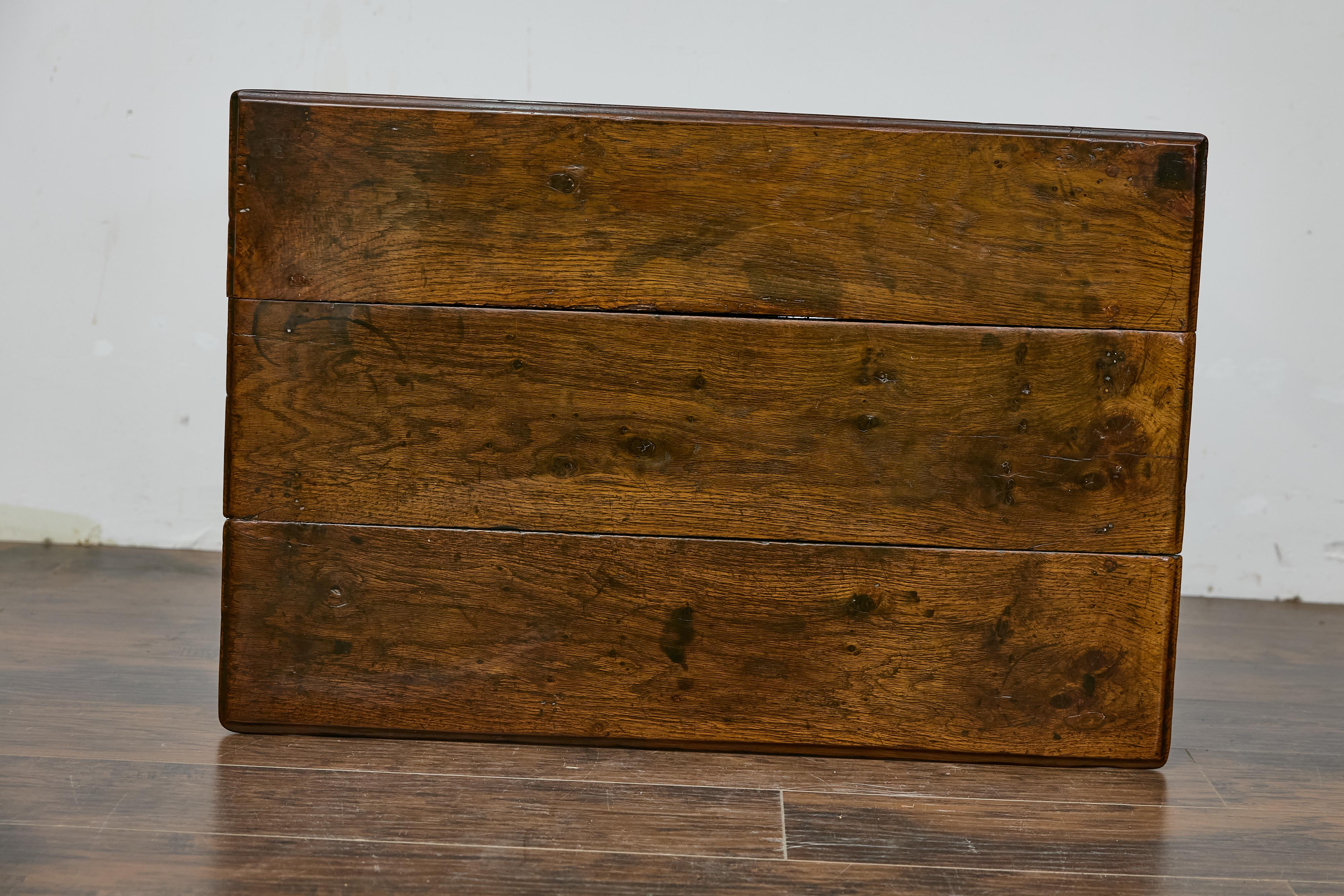Table d'appoint anglaise rustique du 19ème siècle avec plateau à plantes et un seul tiroir en vente 6
