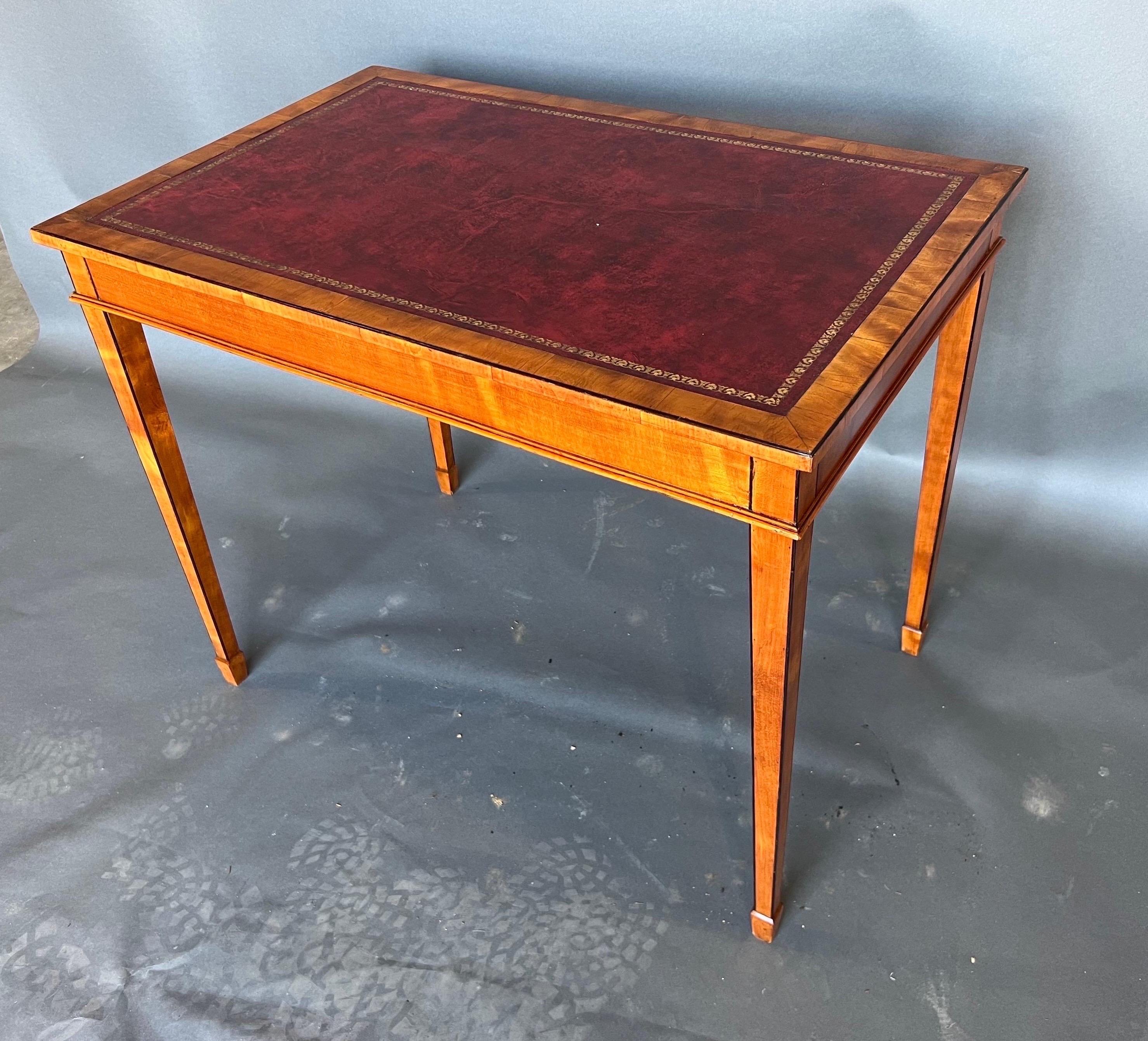Edwardian 19th Century English Satinwood and Leather Table For Sale