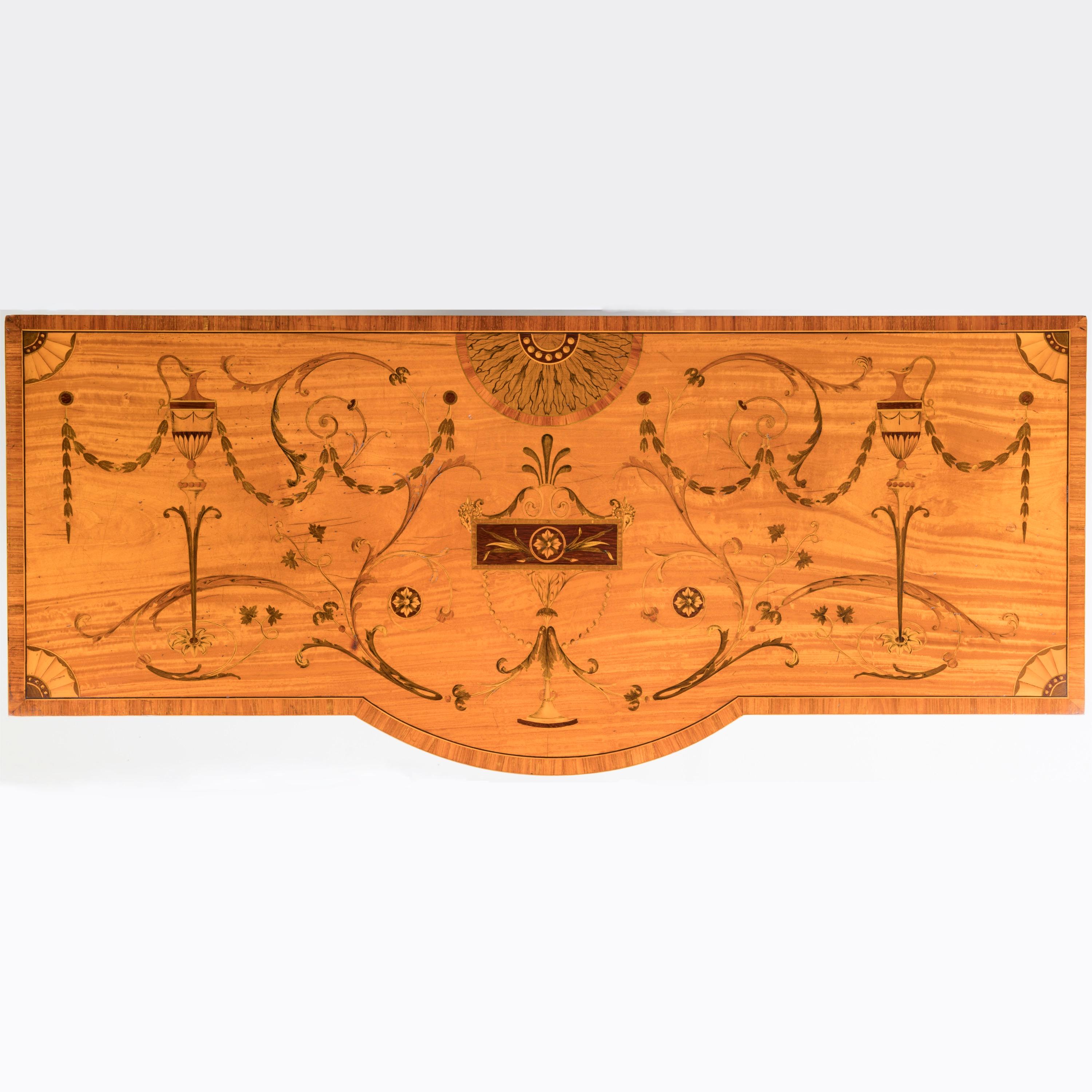19th Century English Satinwood Console Table attributed to Wright & Mansfield In Good Condition For Sale In London, GB