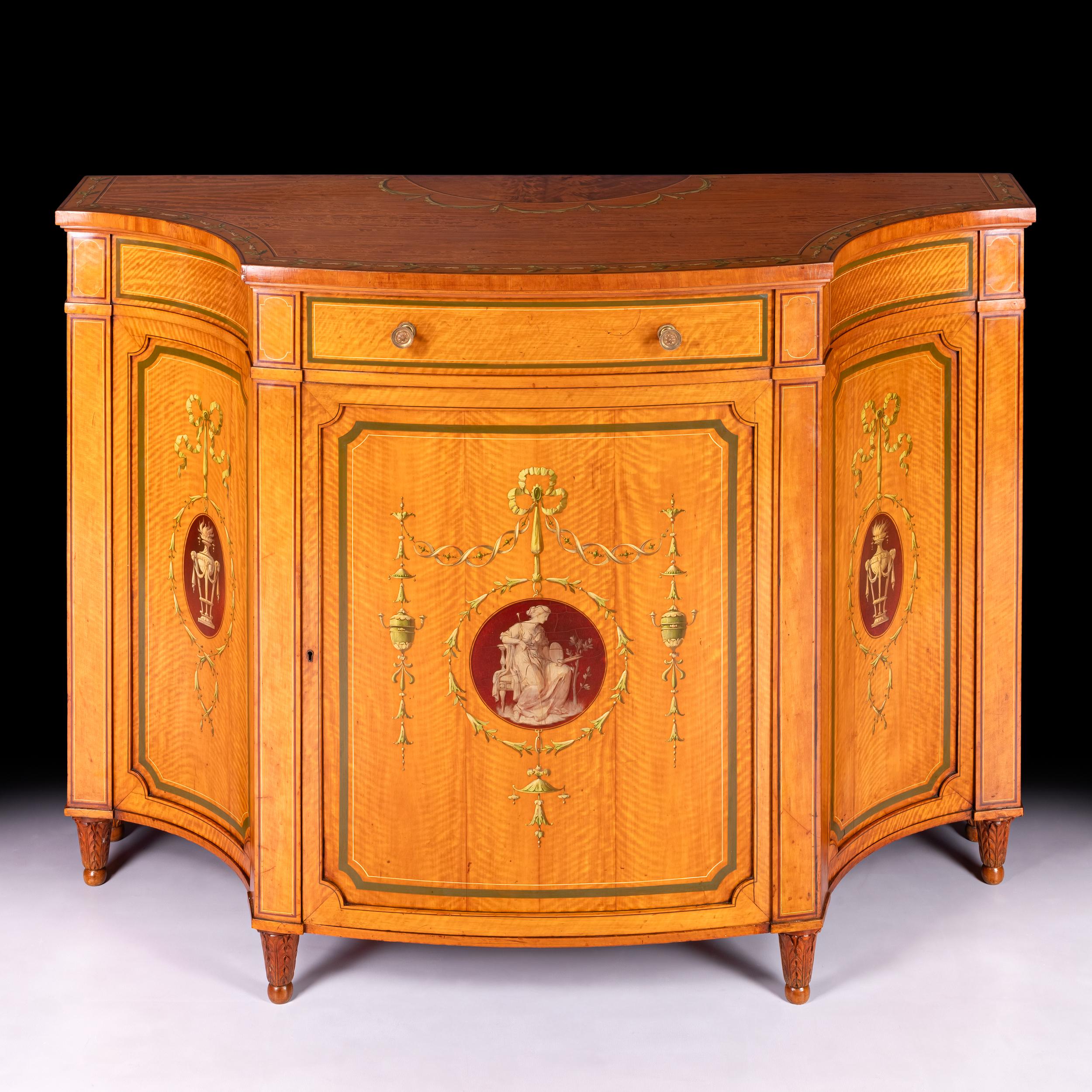 Armario auxiliar de estilo neoclásico en madera satinada inglesa del siglo XIX Por Maple & Co. en Bueno estado para la venta en Dublin, IE