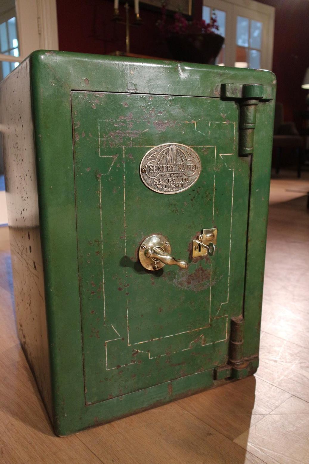 vintage sentry safe