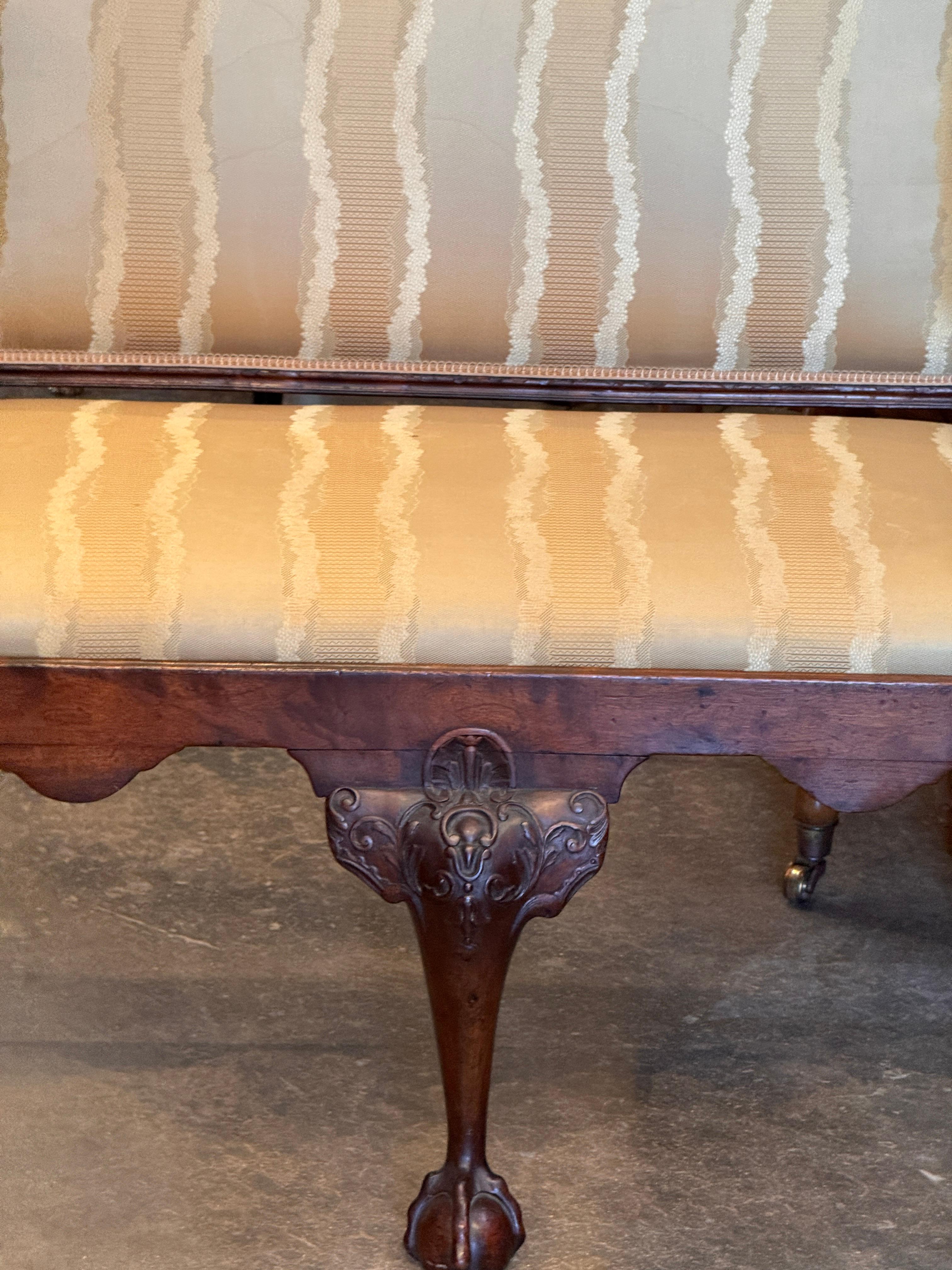 Divano inglese del XIX secolo In condizioni buone in vendita a Charlottesville, VA