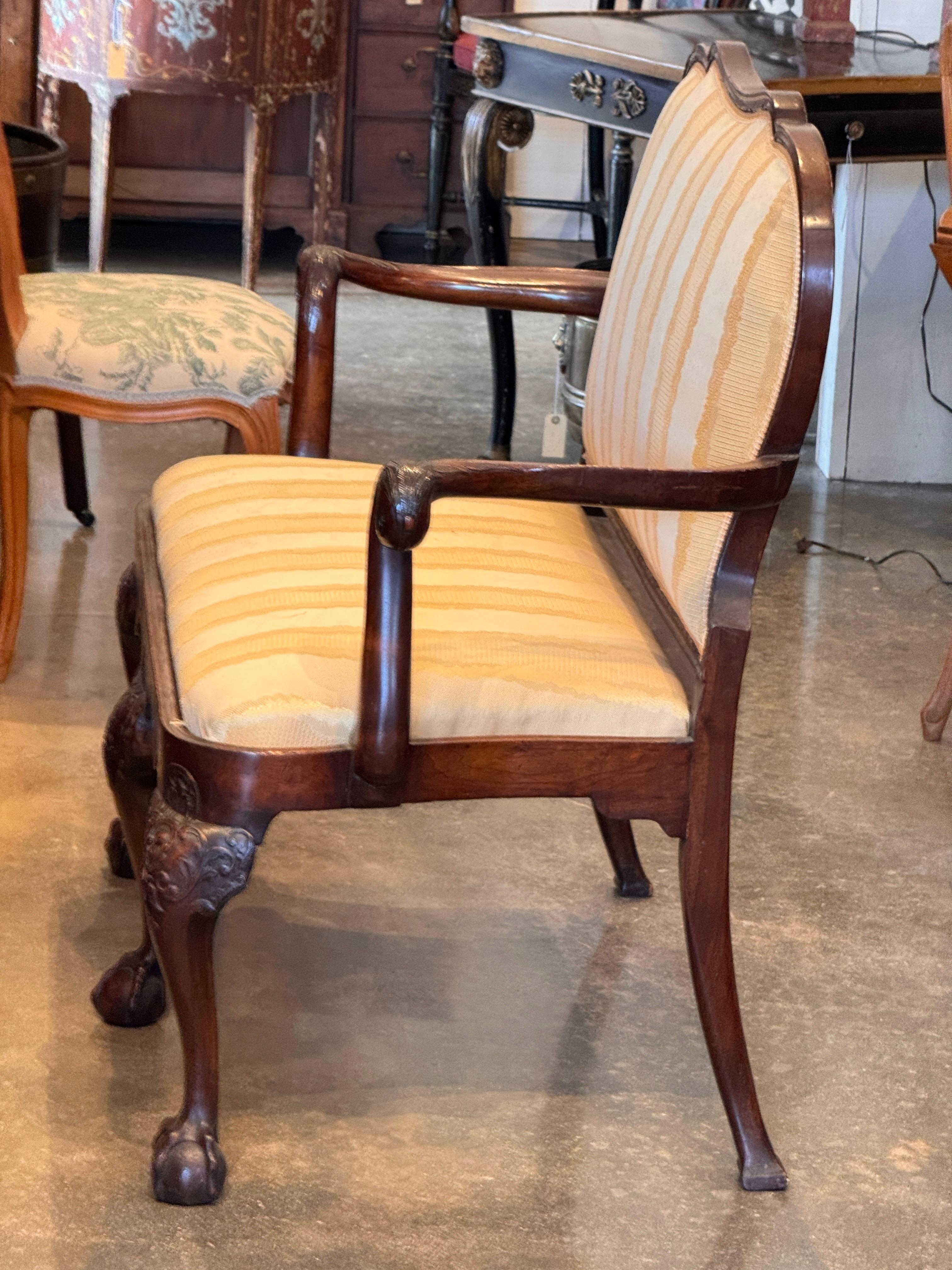 Divano inglese del XIX secolo in vendita 4