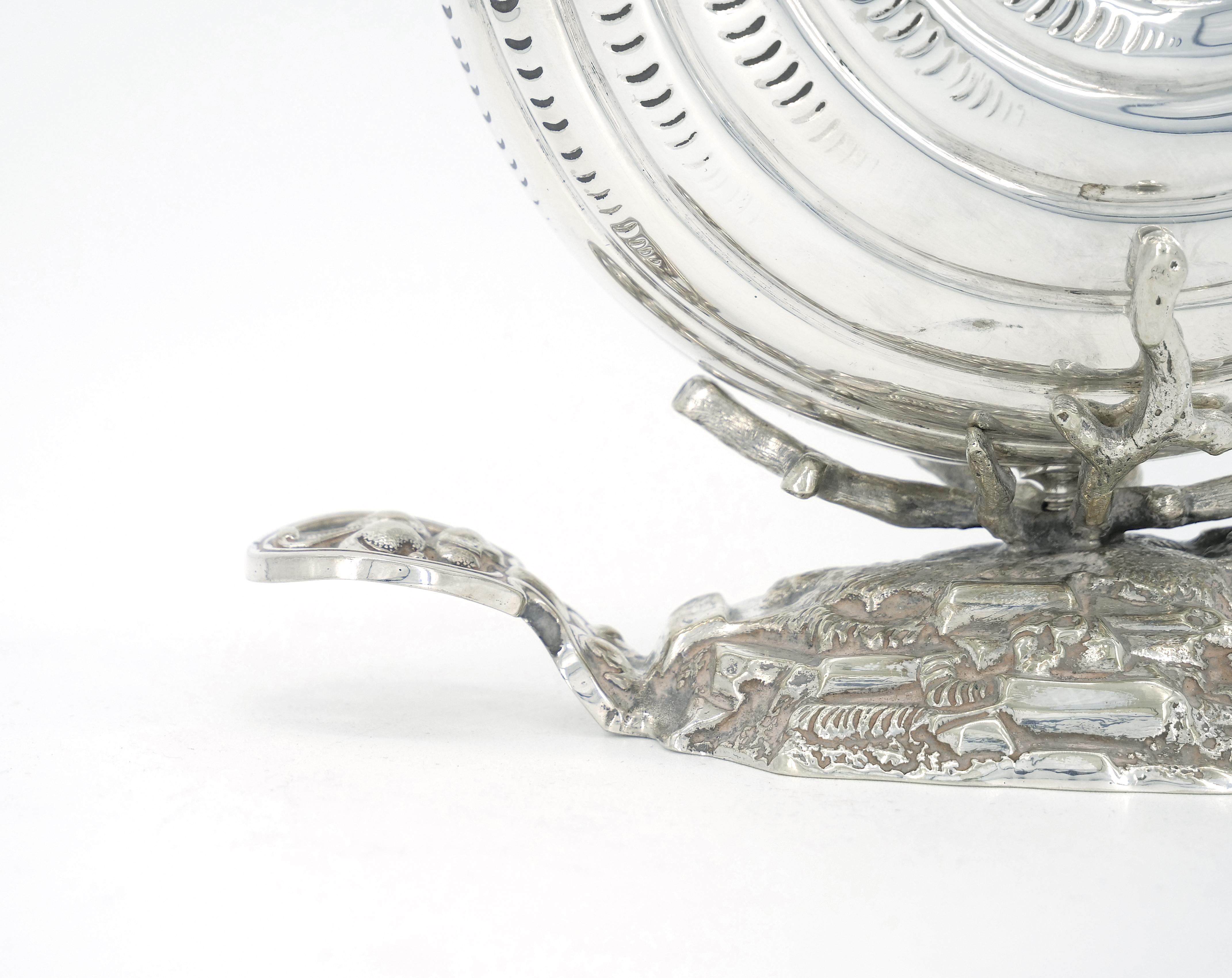 Victorian 19th Century English Sheffield Silverplate Nautilus Shaped Spoon Warmer For Sale