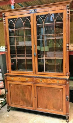 Englischer Sheraton-Bücherregalschrank aus dem 19. Jahrhundert