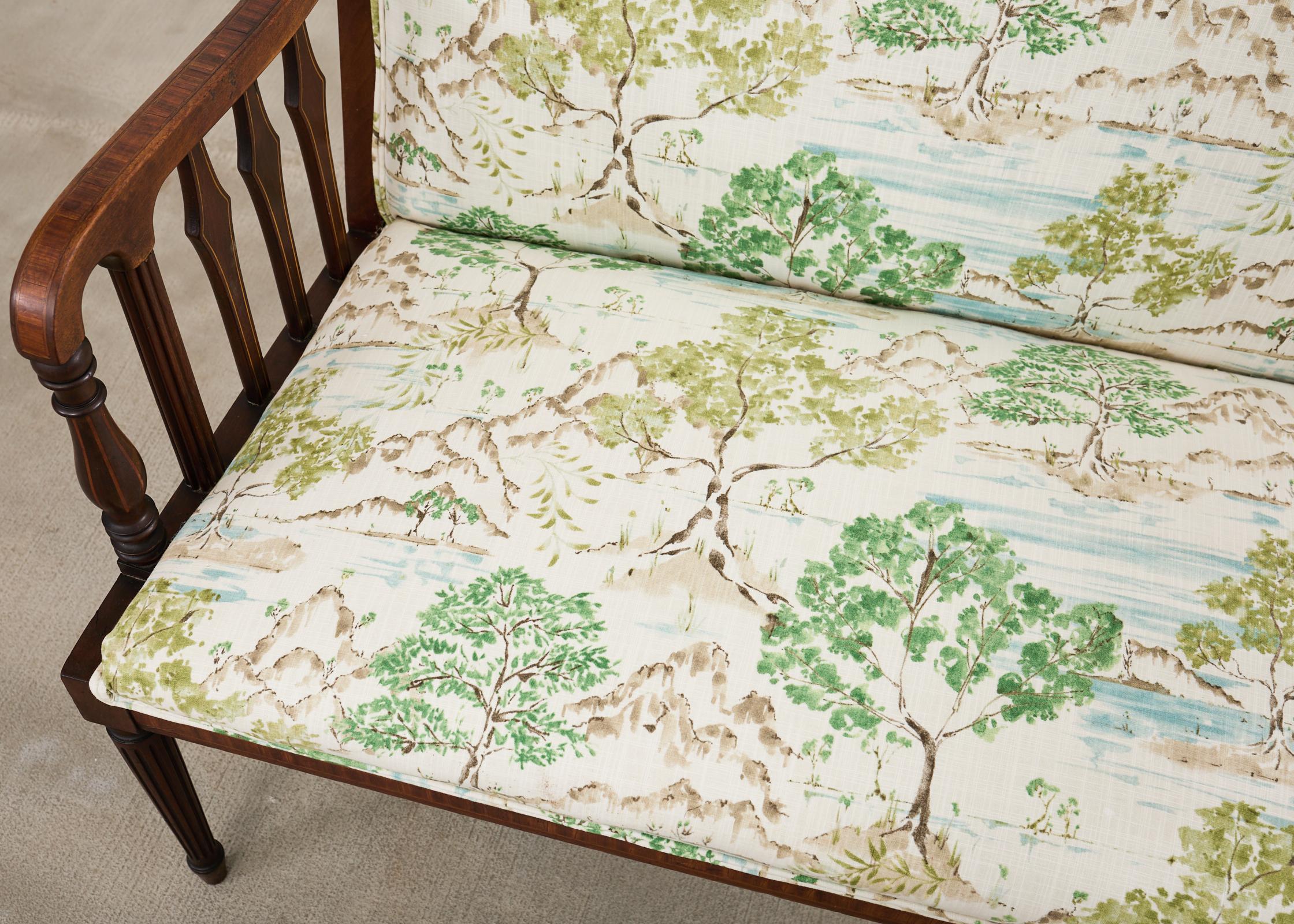 Divano inglese Sheraton in mogano del XIX secolo Fabrice Chinoiserie in vendita 4