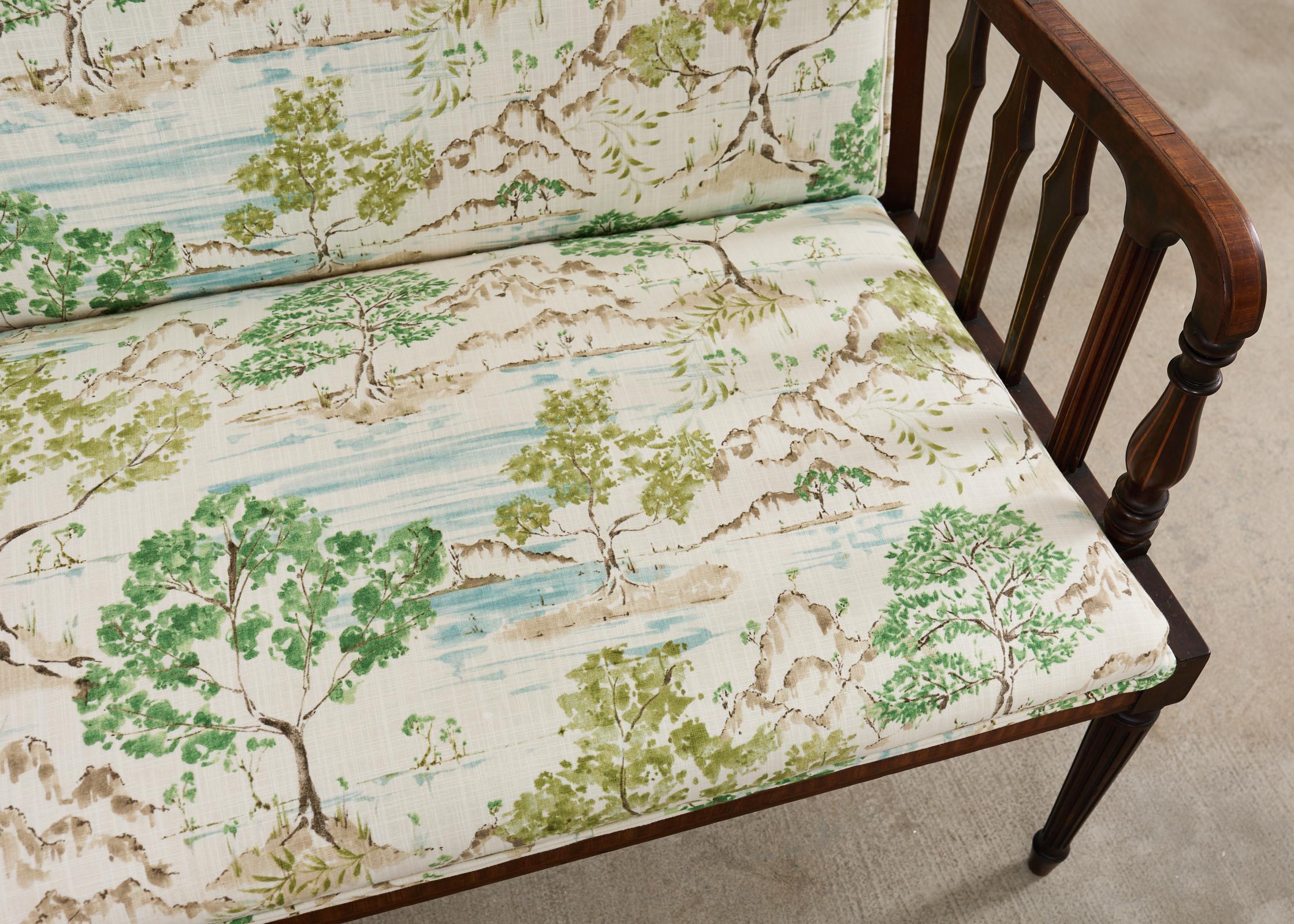 Divano inglese Sheraton in mogano del XIX secolo Fabrice Chinoiserie in vendita 5