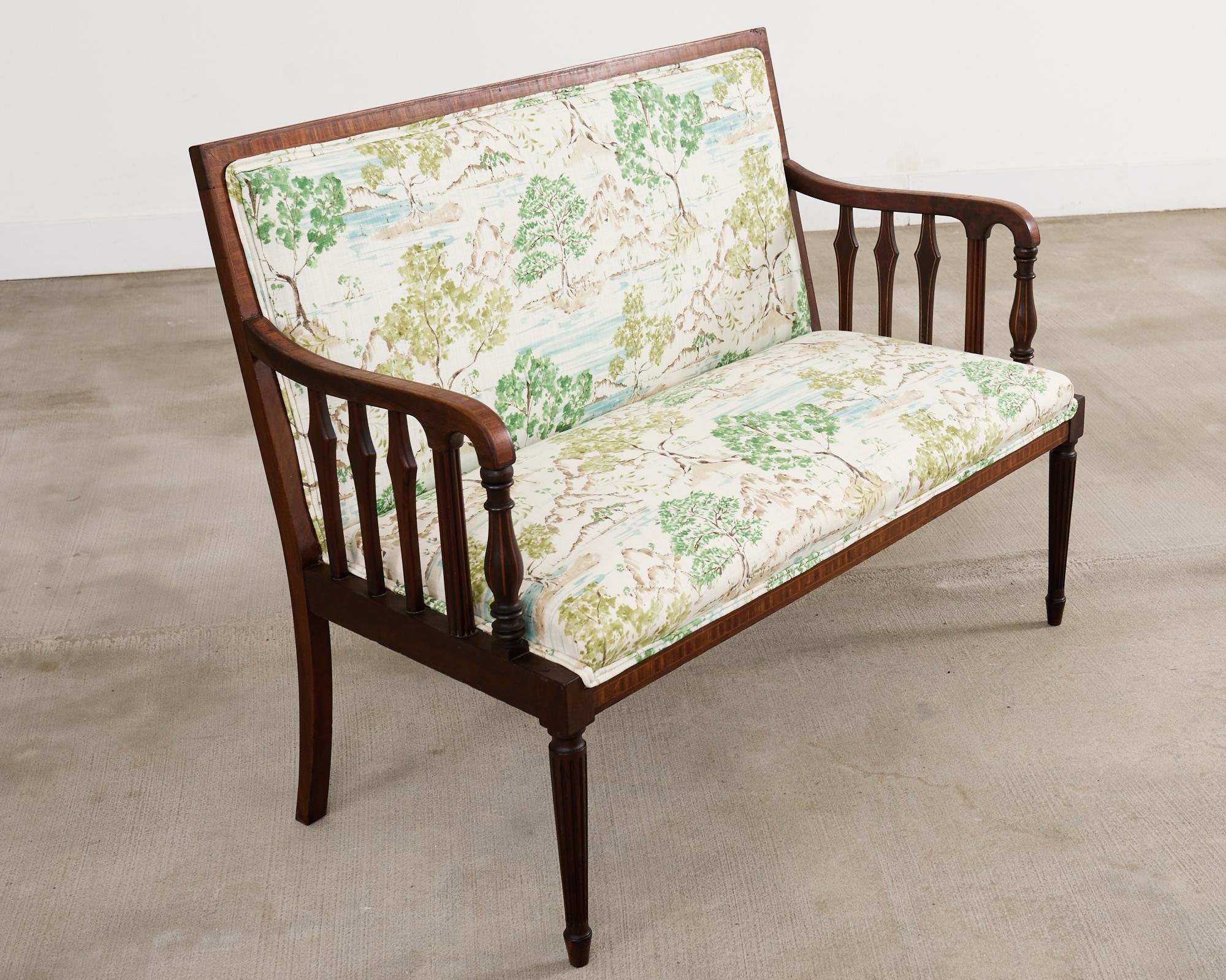 Divano inglese Sheraton in mogano del XIX secolo Fabrice Chinoiserie in vendita 9